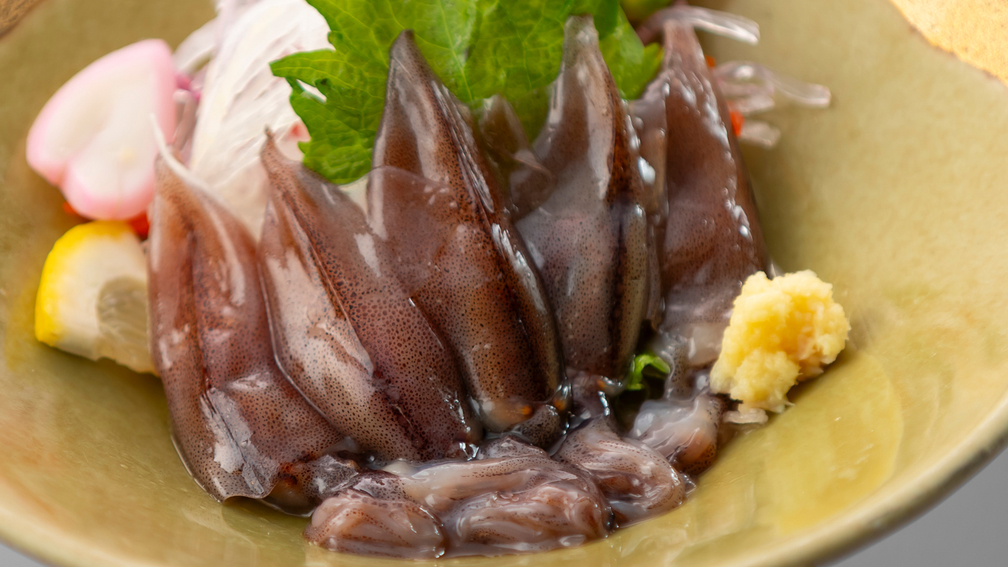 【富山　春の味覚】ホタルイカのお造りは産地ならではの逸品　特に竜宮そうめん（ゲソ）は珍重されています