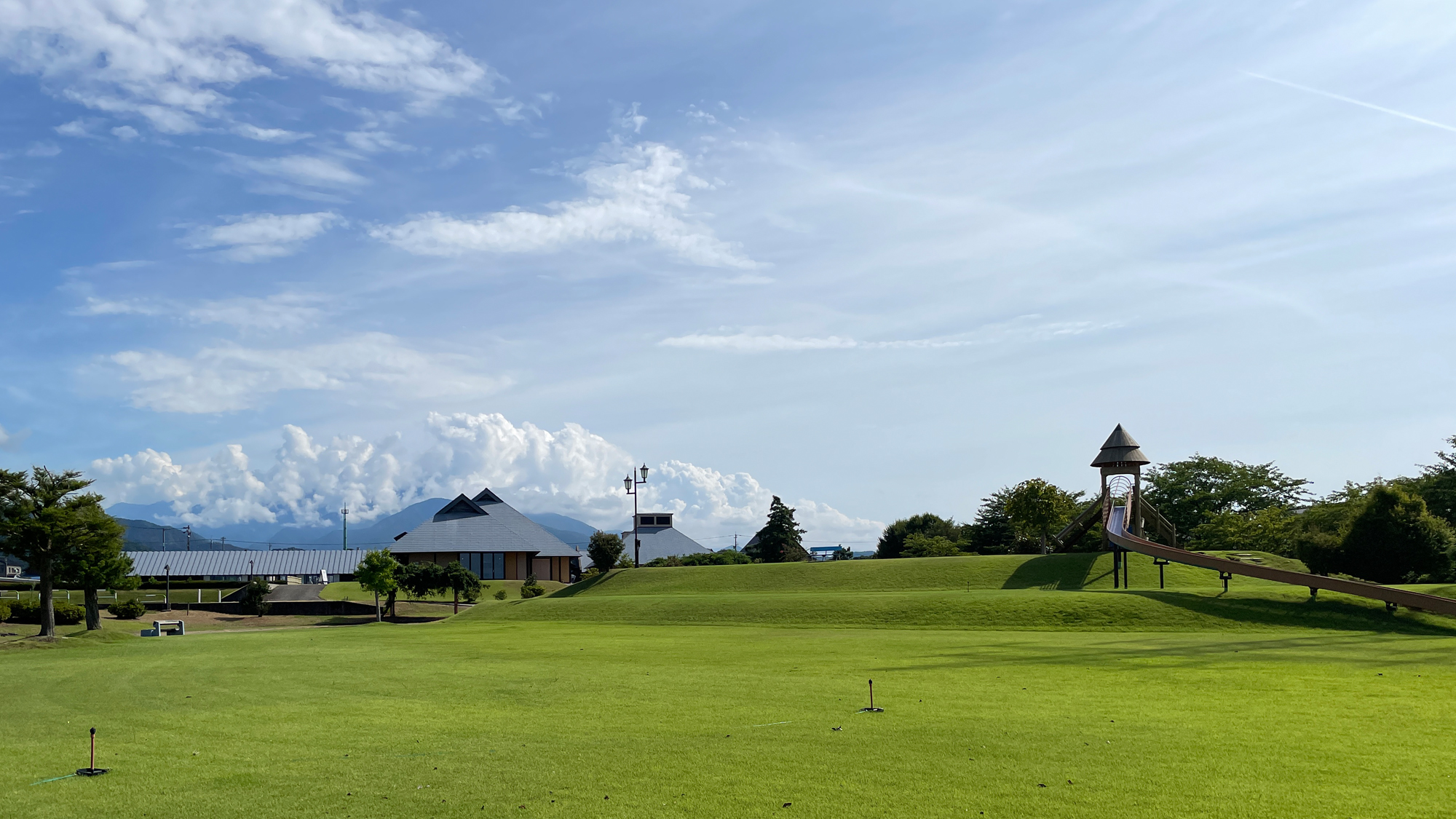 【朝日町歴史公園】旧川上家やふるさと美術館、不動堂遺跡、百河豚美術館併設の解放感のある公園です