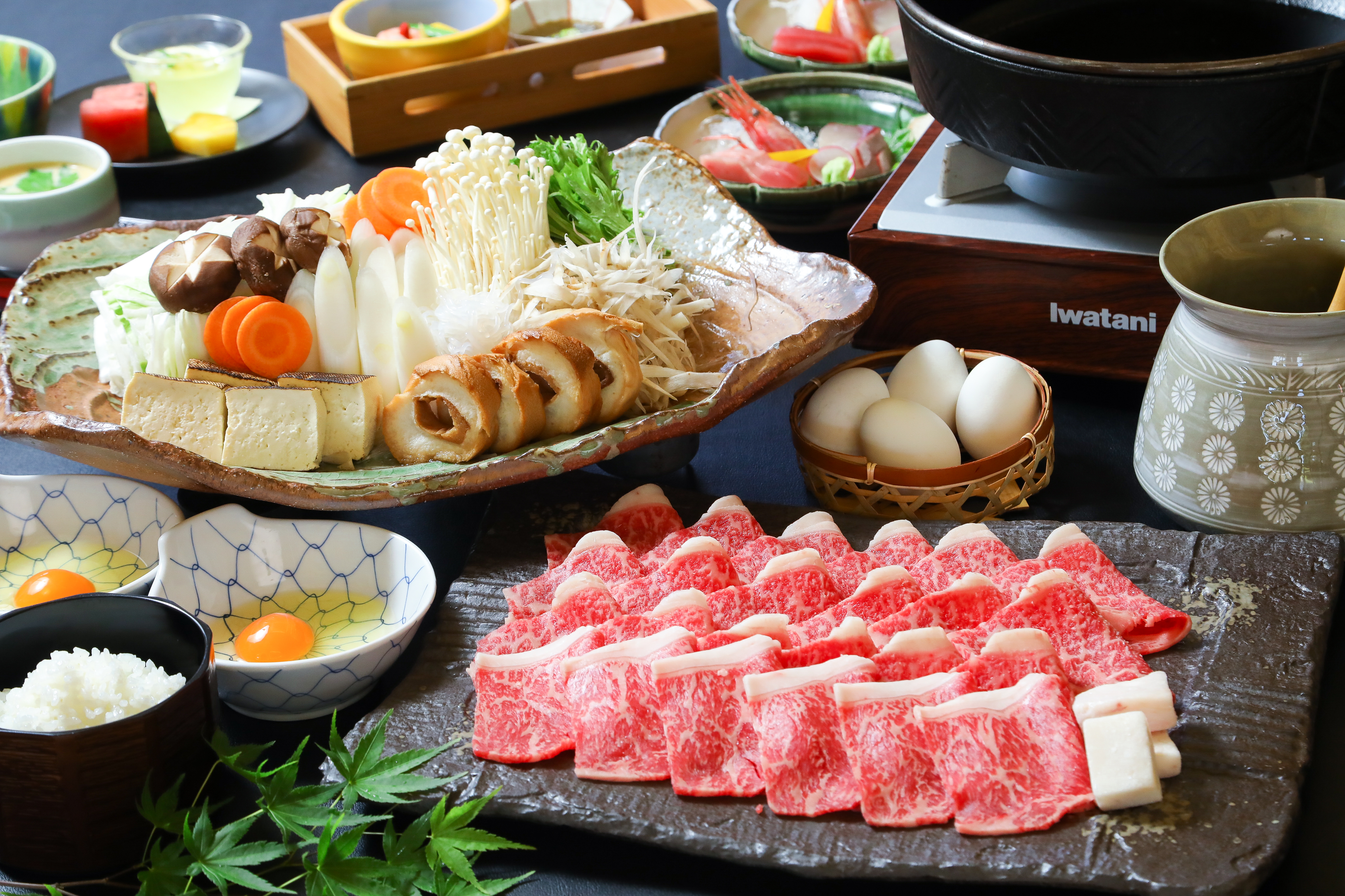 すき焼きコース　通年（4人前イメージ）