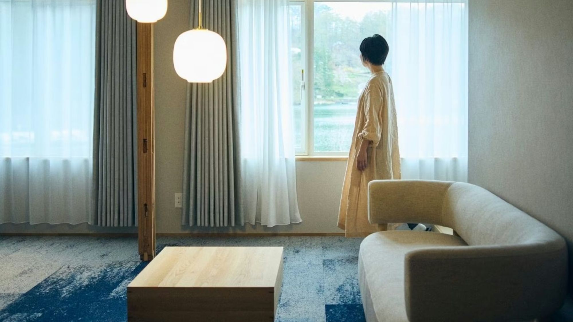 【１泊朝食｜気ままな一人旅】自然の光と音で目覚める朝、湖畔で過ごす自分だけの時間｜朝食付