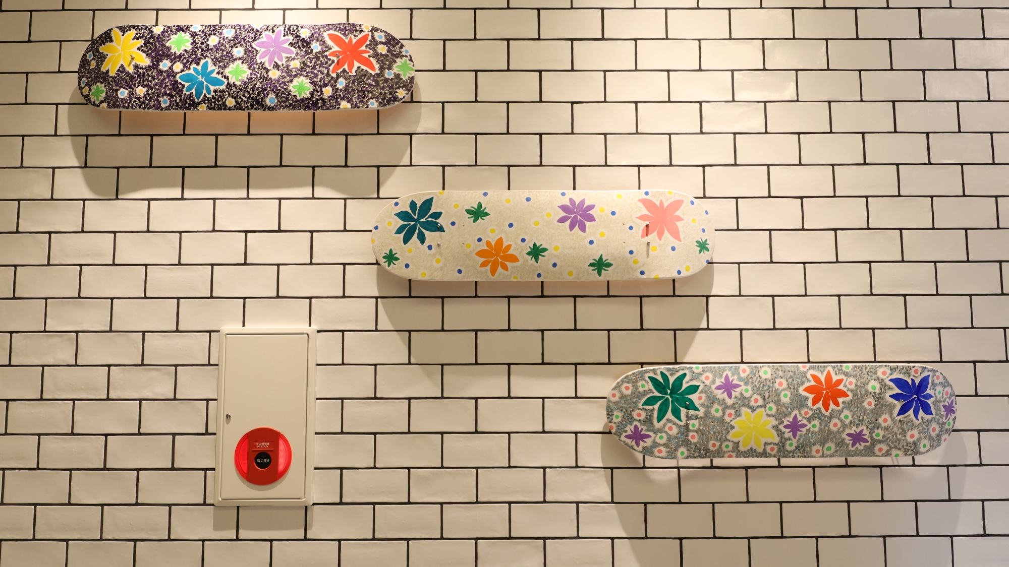 館内アートをお楽しみください