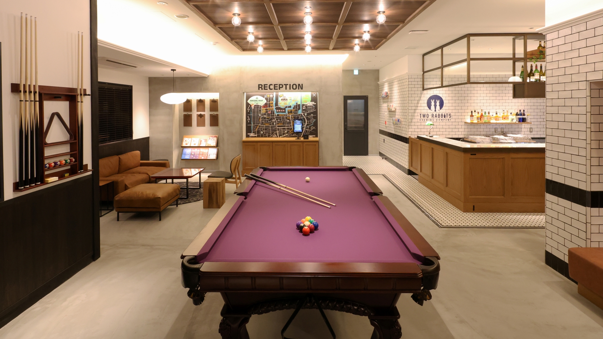 ビリヤードを楽しめるフリースペース／Free space
