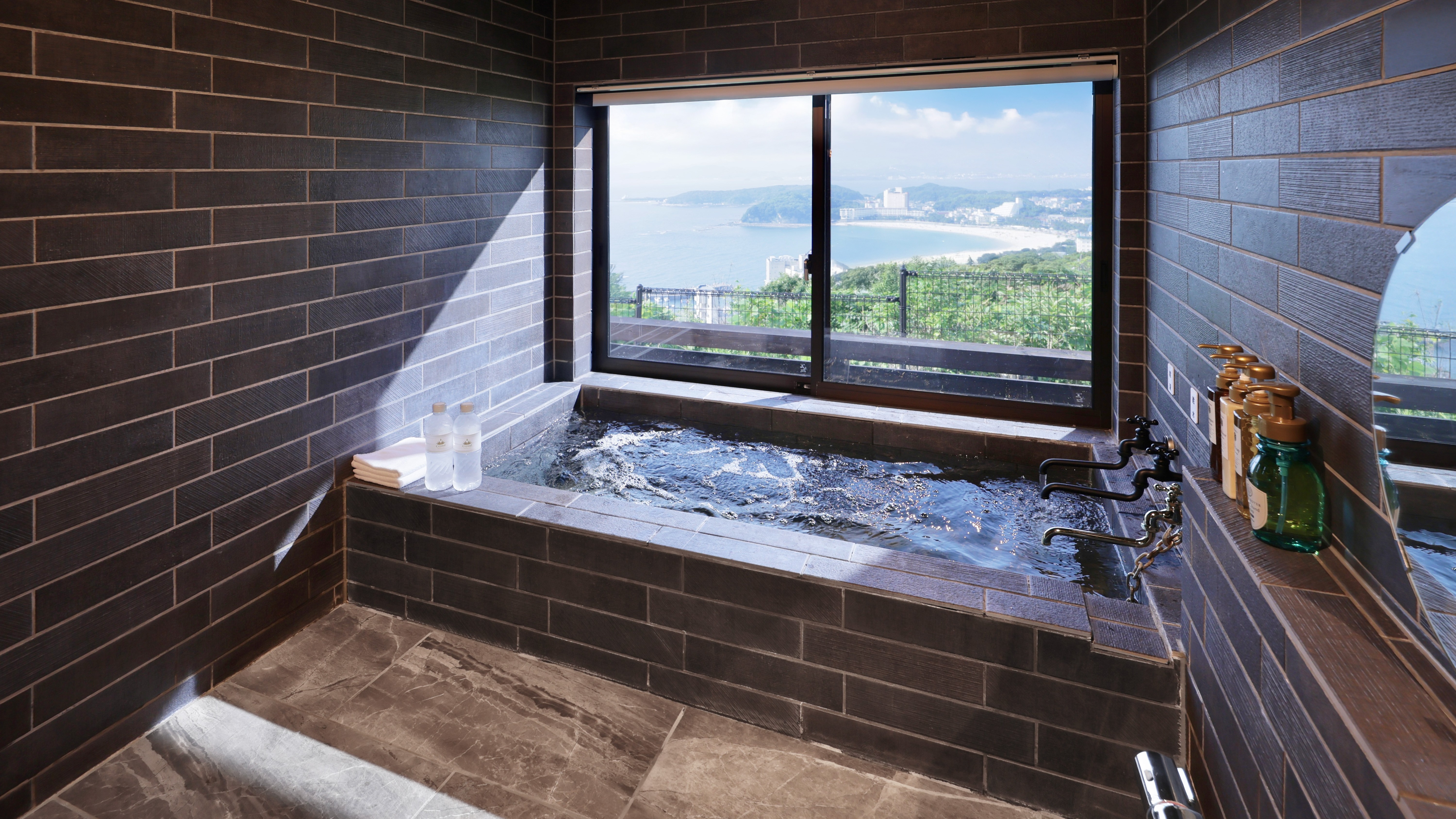 B棟　源泉かけ流し温泉