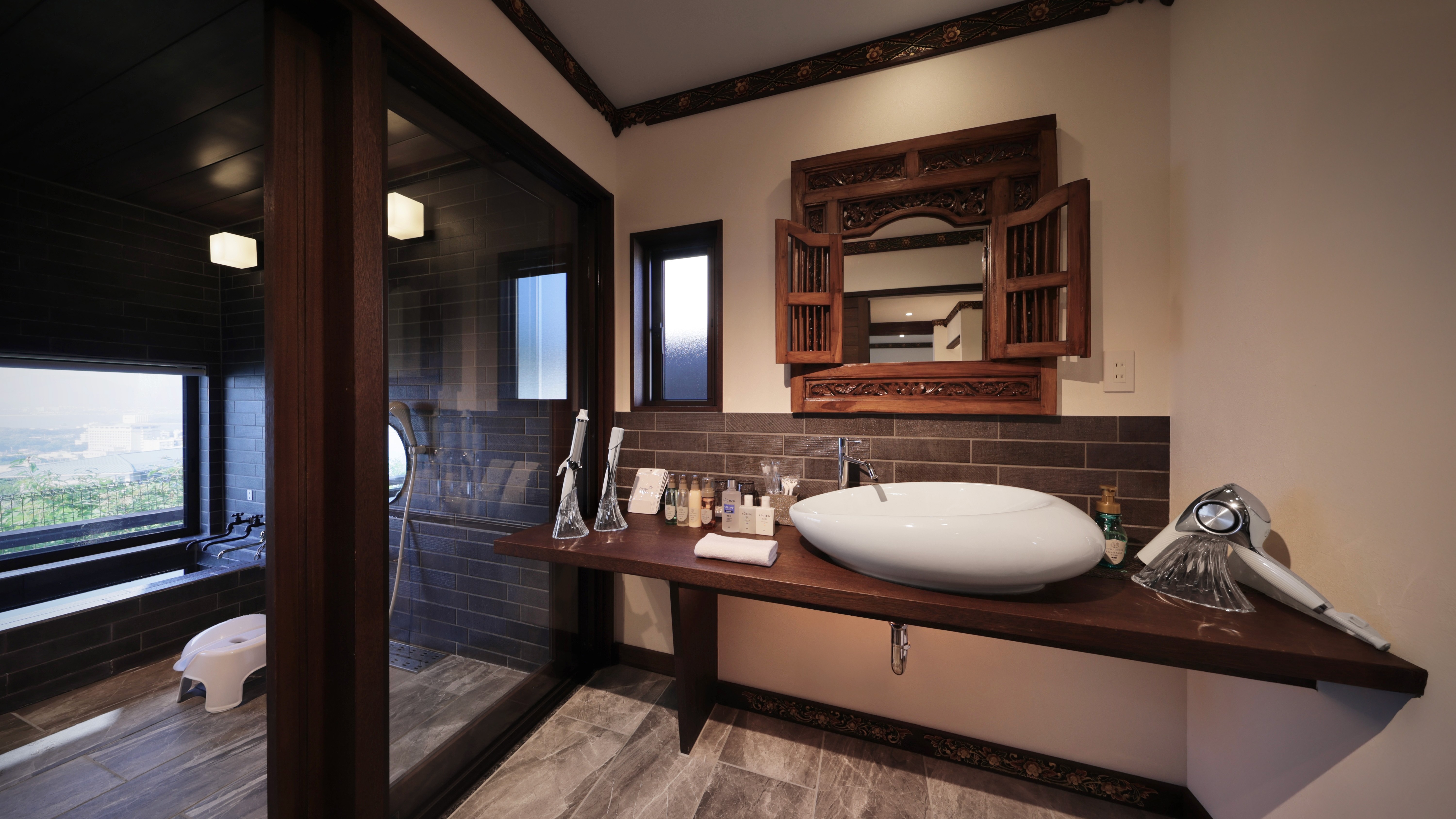 B棟　スカルトルーム_4名定員(最大5名)【プール＆バレルサウナ＆天然温泉付】