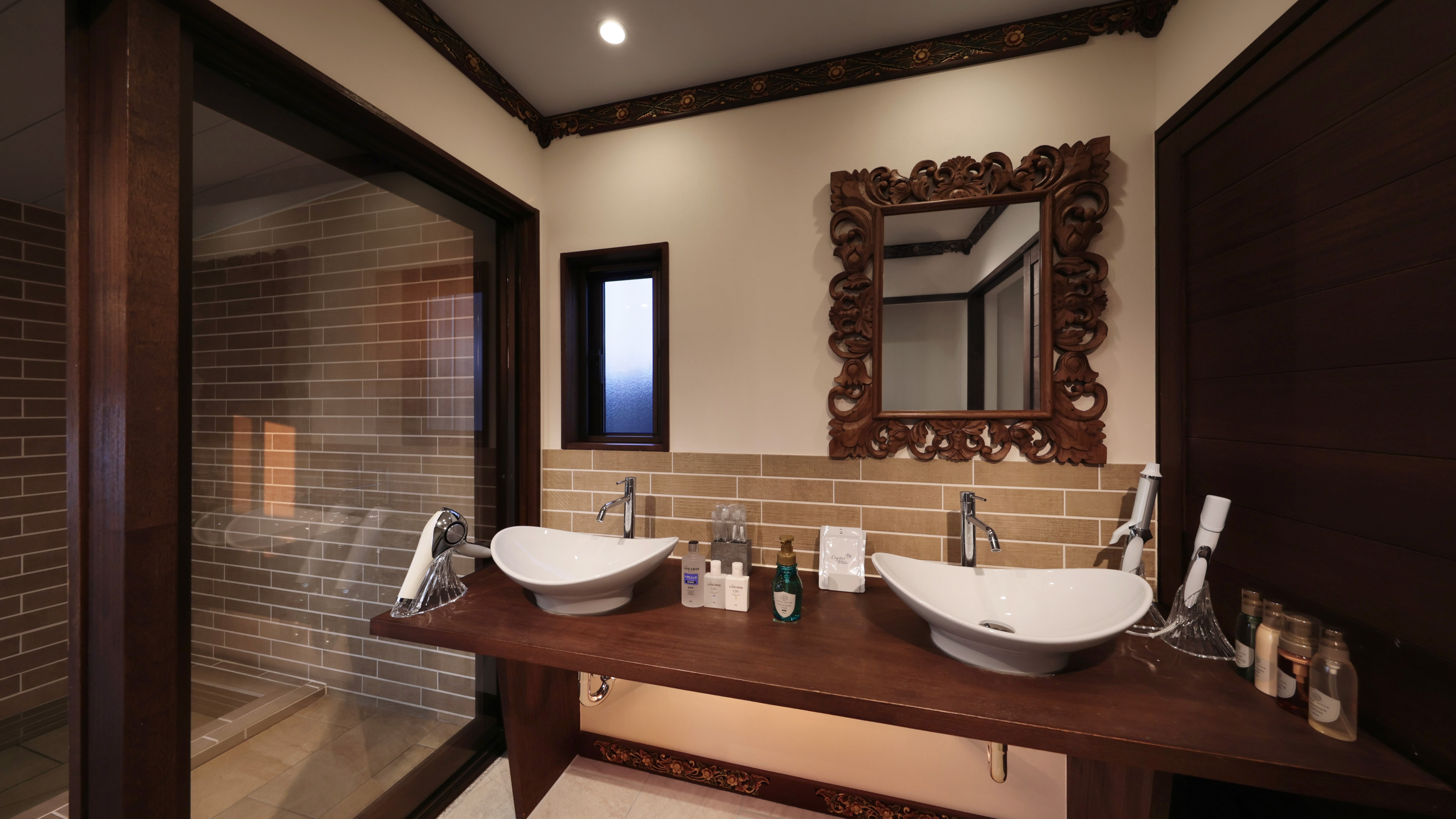 C棟　バグースルーム_10名定員【プロジェクター＆プール＆バレルサウナ＆天然温泉付】