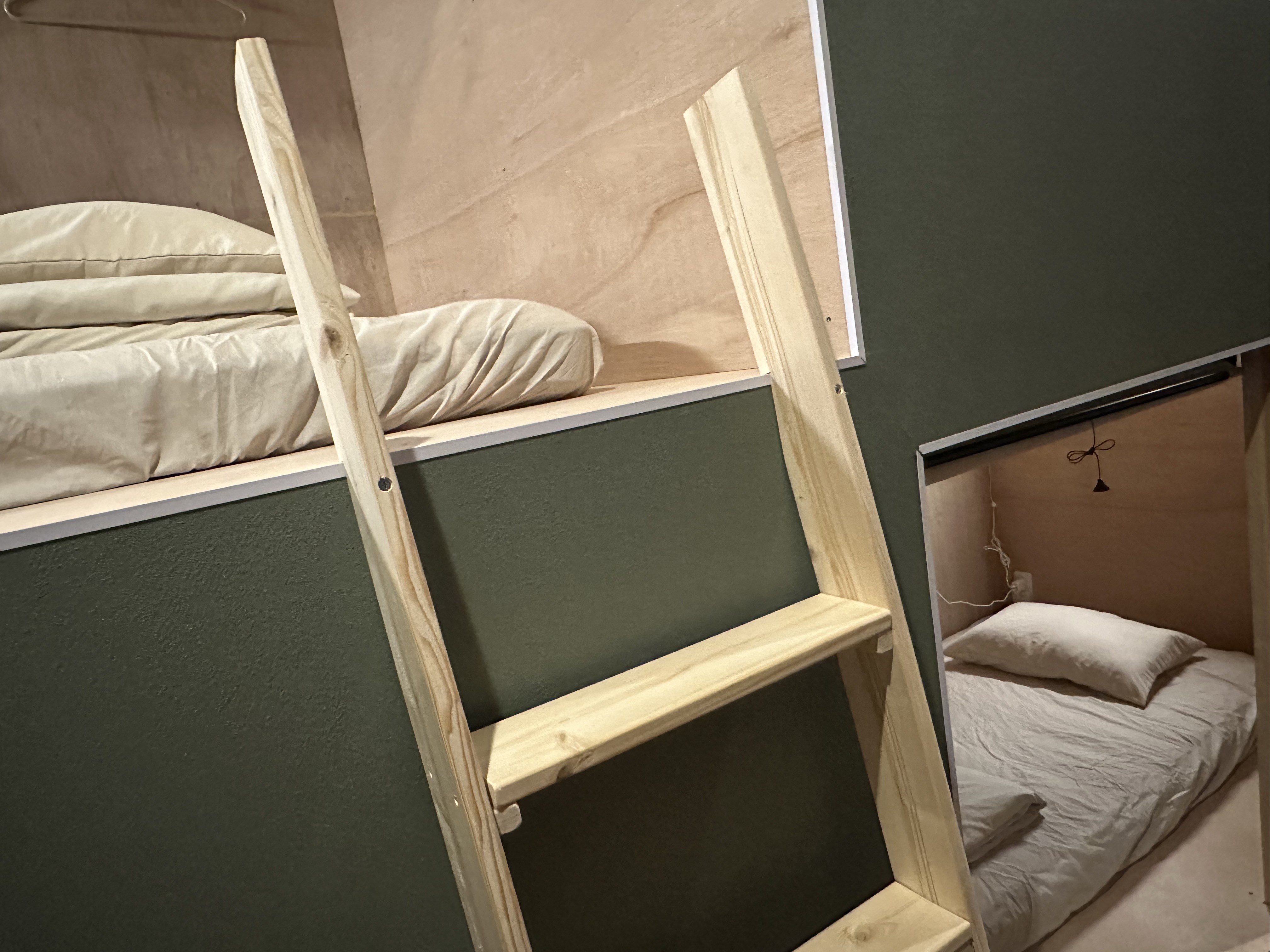 男女共用ドミトリー