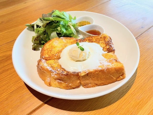 【朝食付】近隣の名店で特別メニューを楽しむ！洋食から和食まで選べるのも魅力