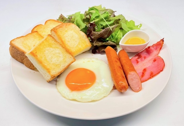 【朝食付】近隣の名店で特別メニューを楽しむ！洋食から和食まで選べるのも魅力