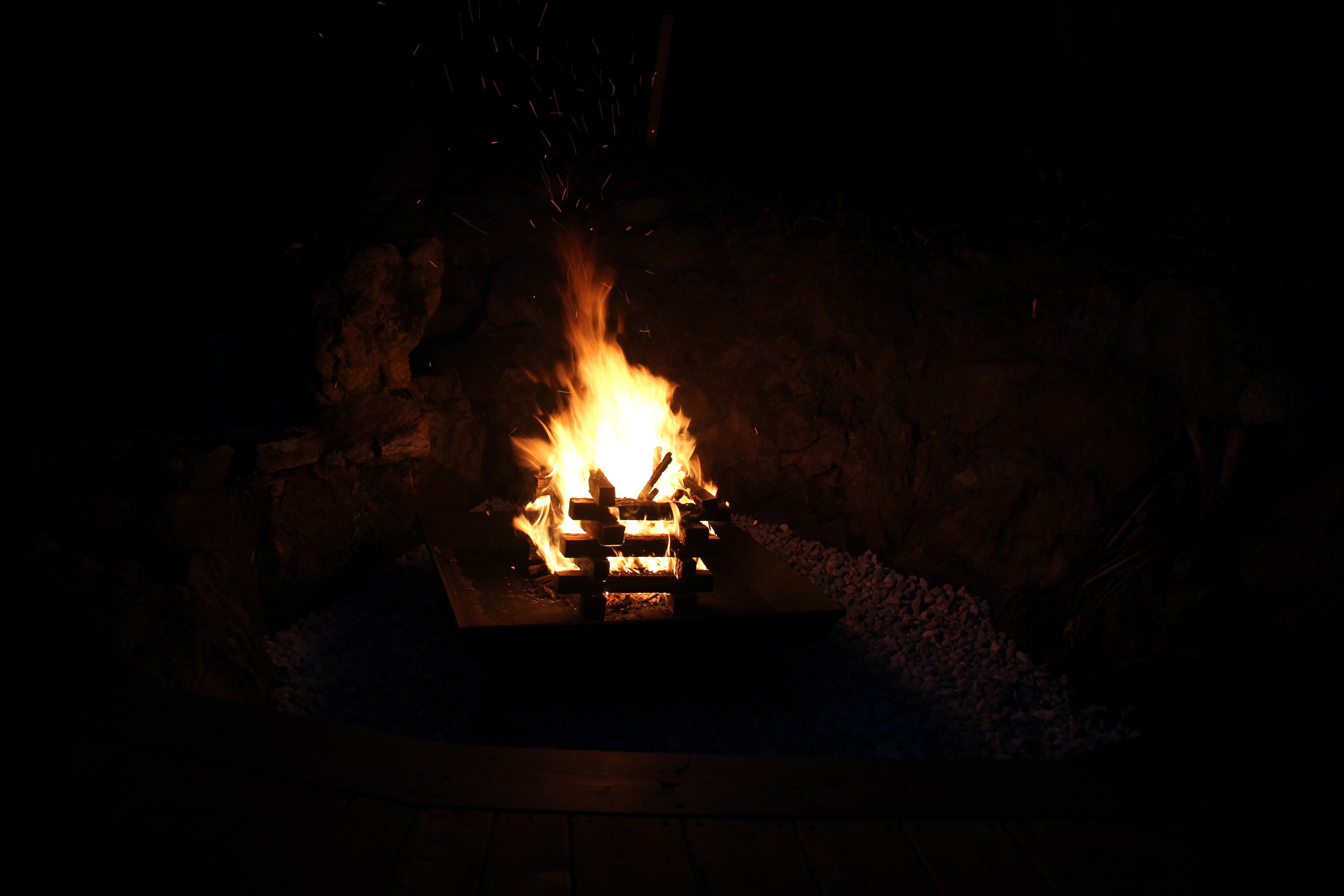 焚火セット：焚火台,薪,着火セット（税込1,100円）