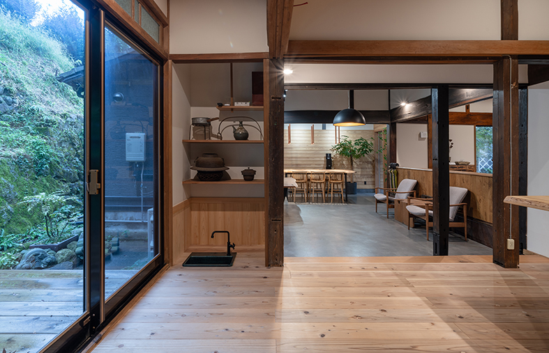 work Room3　古民家の持つ歴史的な価値を保ちつつ、現代のニーズに合わせた快適な宿泊施設です。