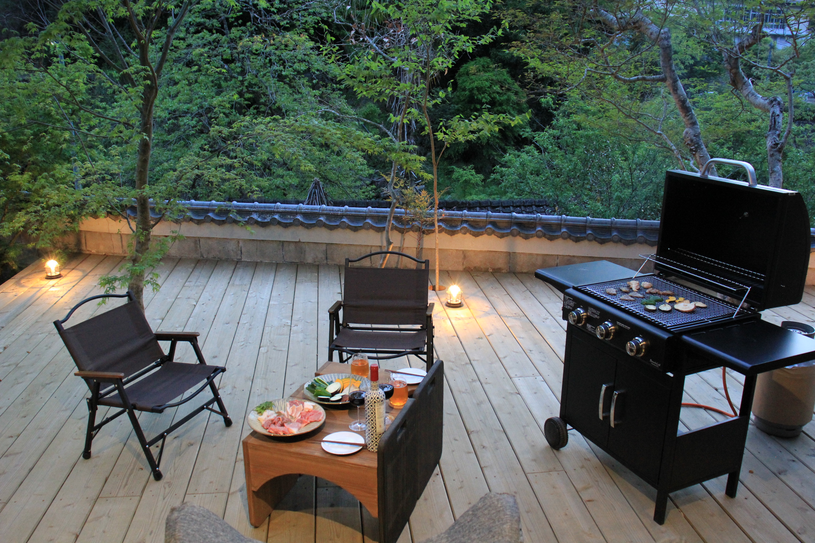 バーベキューグリル（レンタル料4,400円）※要予約　食材を持ち込んで皆様でいかがでしょうか