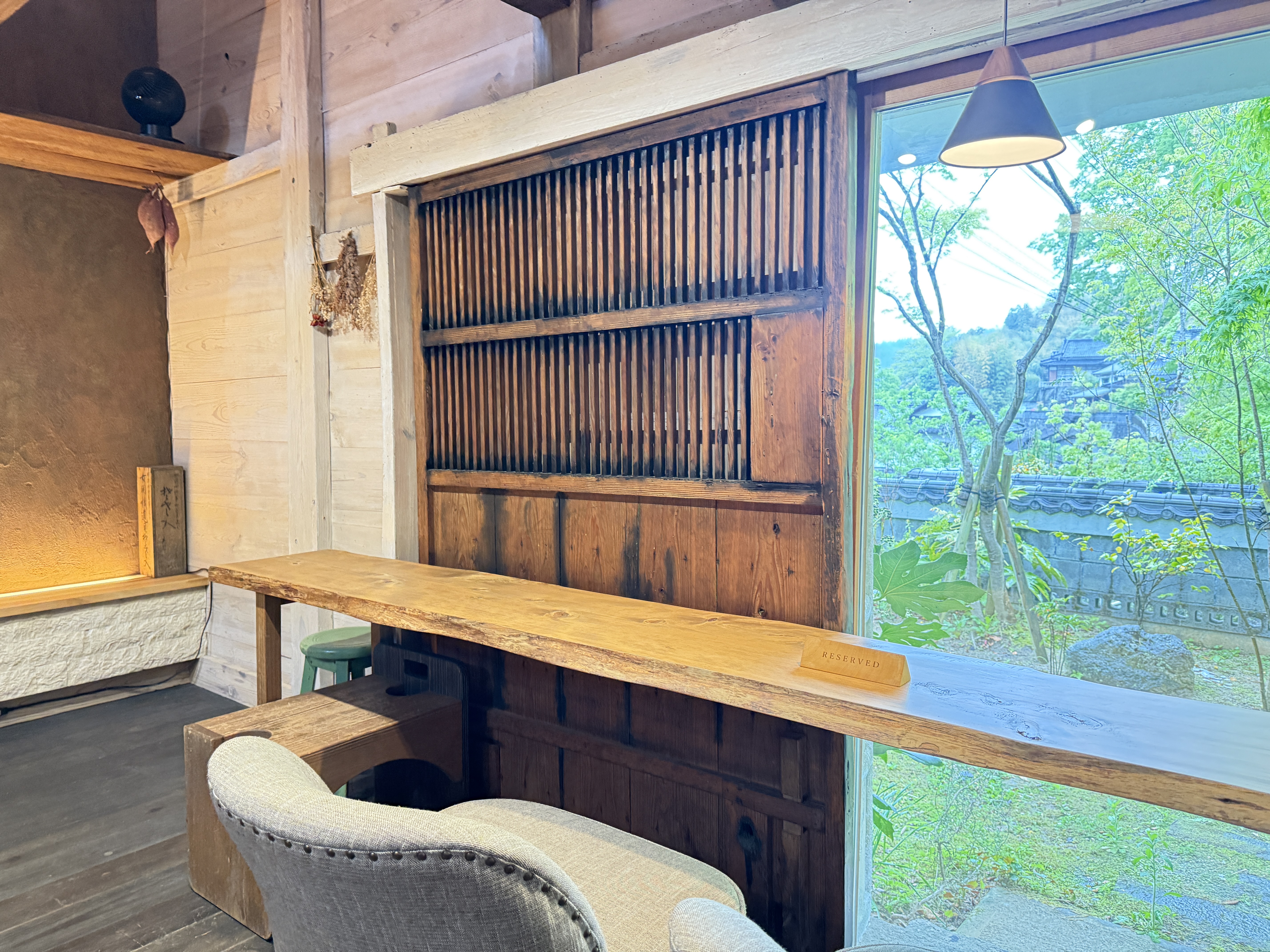 蔵　内装5　蔵の落ち着いた雰囲気は、集中して仕事をするのにも理想的です。