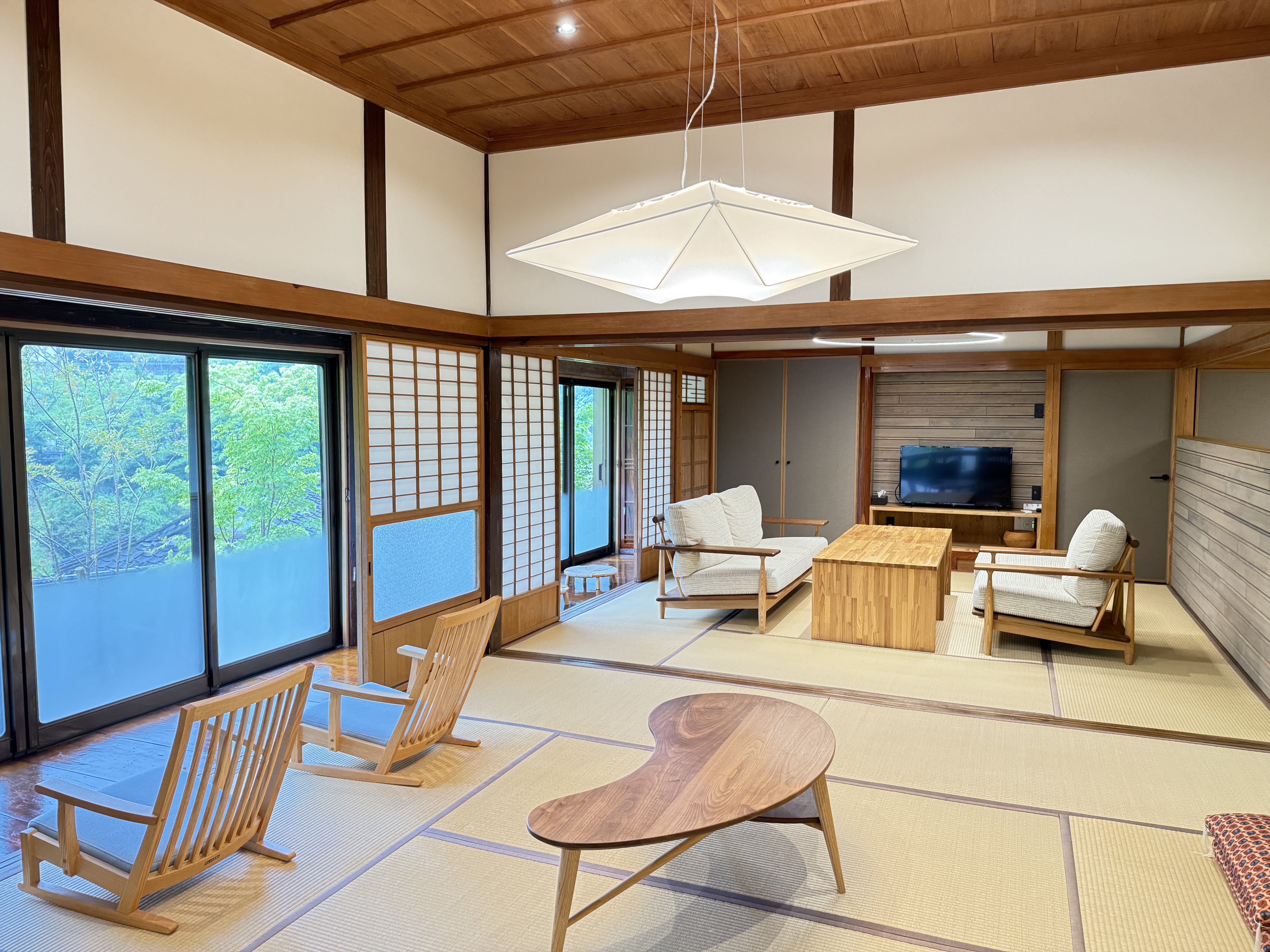 work Room2（和室）隣接する和室のふすまを開けば大広間になります。