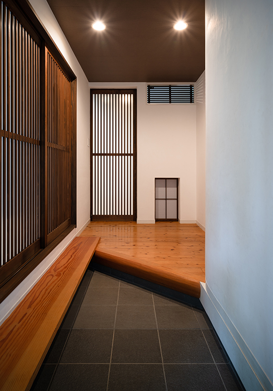 玄関1　1日1組限定　自然素材に包まれたくつろぎの空間の宿