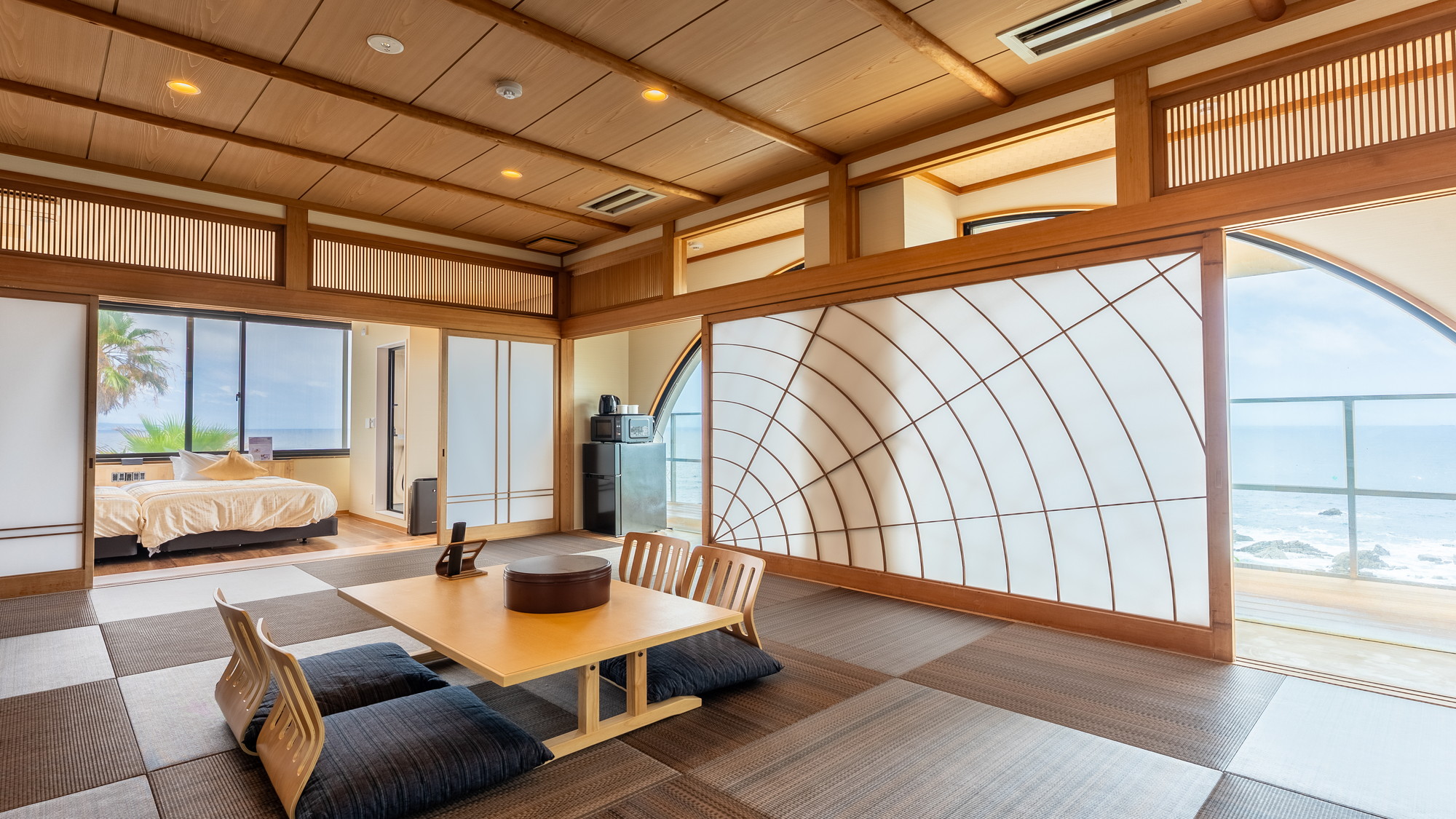 【和モダンスイート和洋室】70平米　テラス付　信楽焼露天風呂