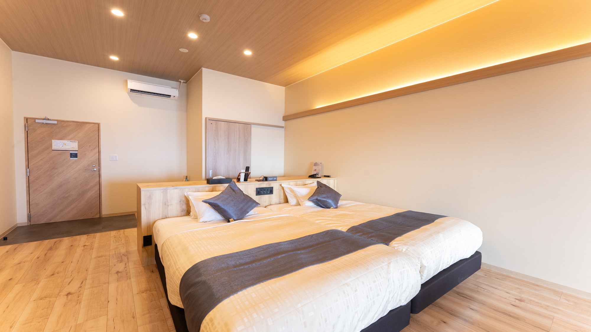 【和モダン和洋室】40平米　テラス付　信楽焼露天風呂