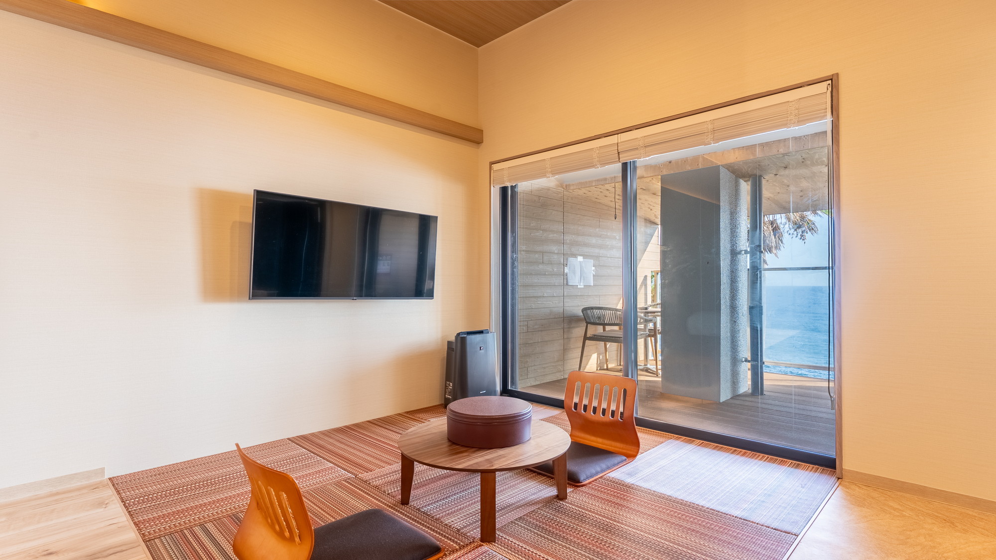 【和モダン和洋室】40平米　テラス付　信楽焼露天風呂