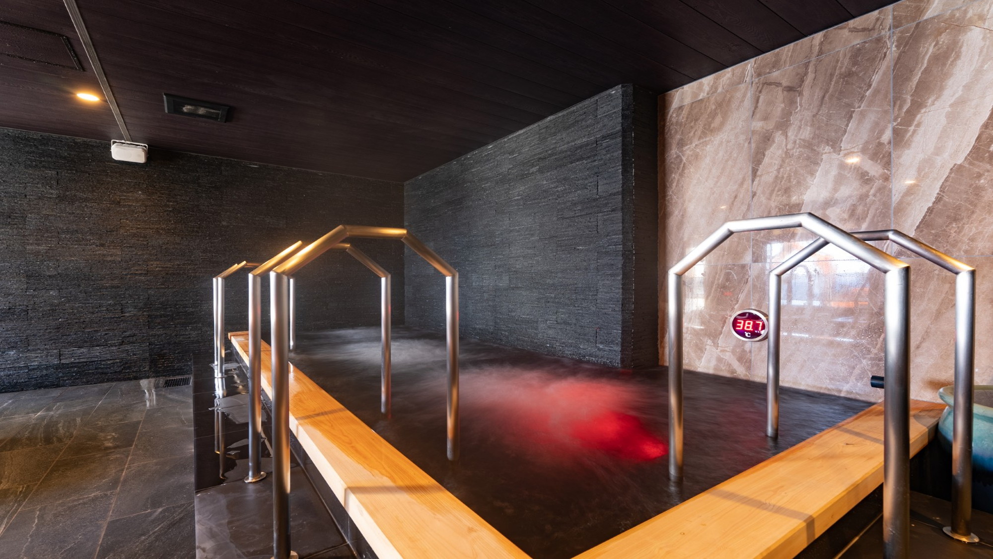 人気の高濃度炭酸泉をご用意しております