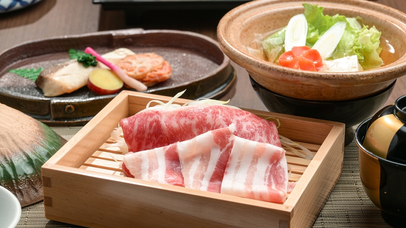 【特選会席】＜朝夕食付：食事処＞お食事と源泉掛け流し天然温泉を楽しむ贅沢プラン—朝夕食付—