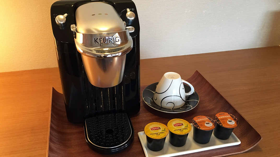 本館客室、2階建て離れにはコーヒーサーバー(Keurig FE社製)を設置