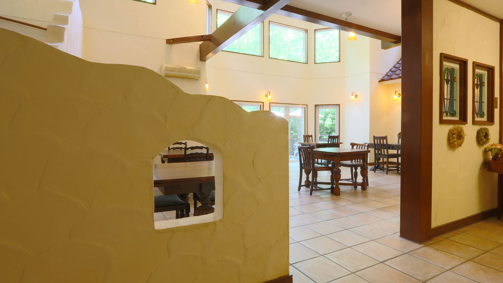 【館内】-ダイニング入口-