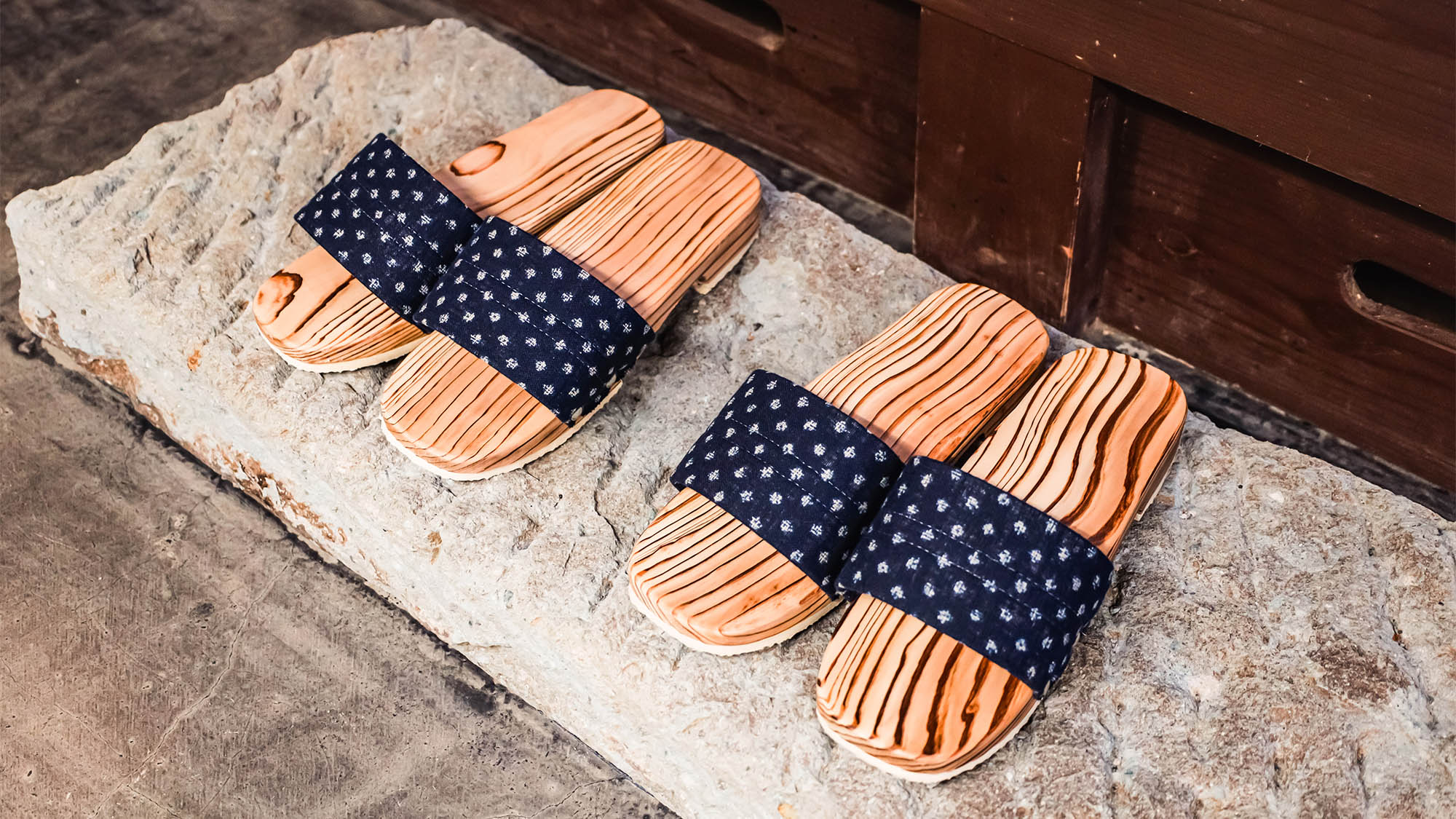 ・【下駄】古き良き日本の風情ある滞在を演出。ご自由にお使いください