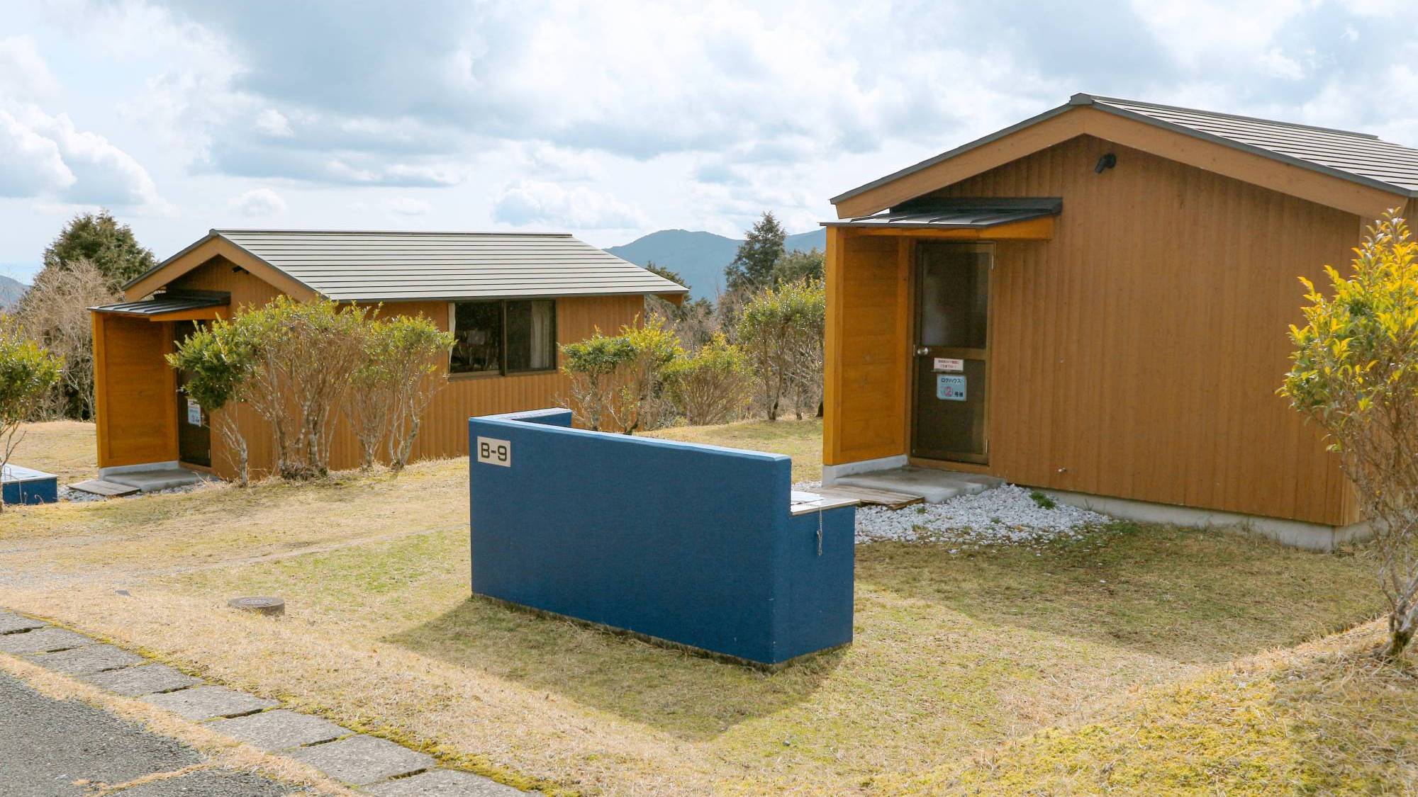 【ログハウス外観】手軽に安心してキャンプを楽しんでいただけるログハウス