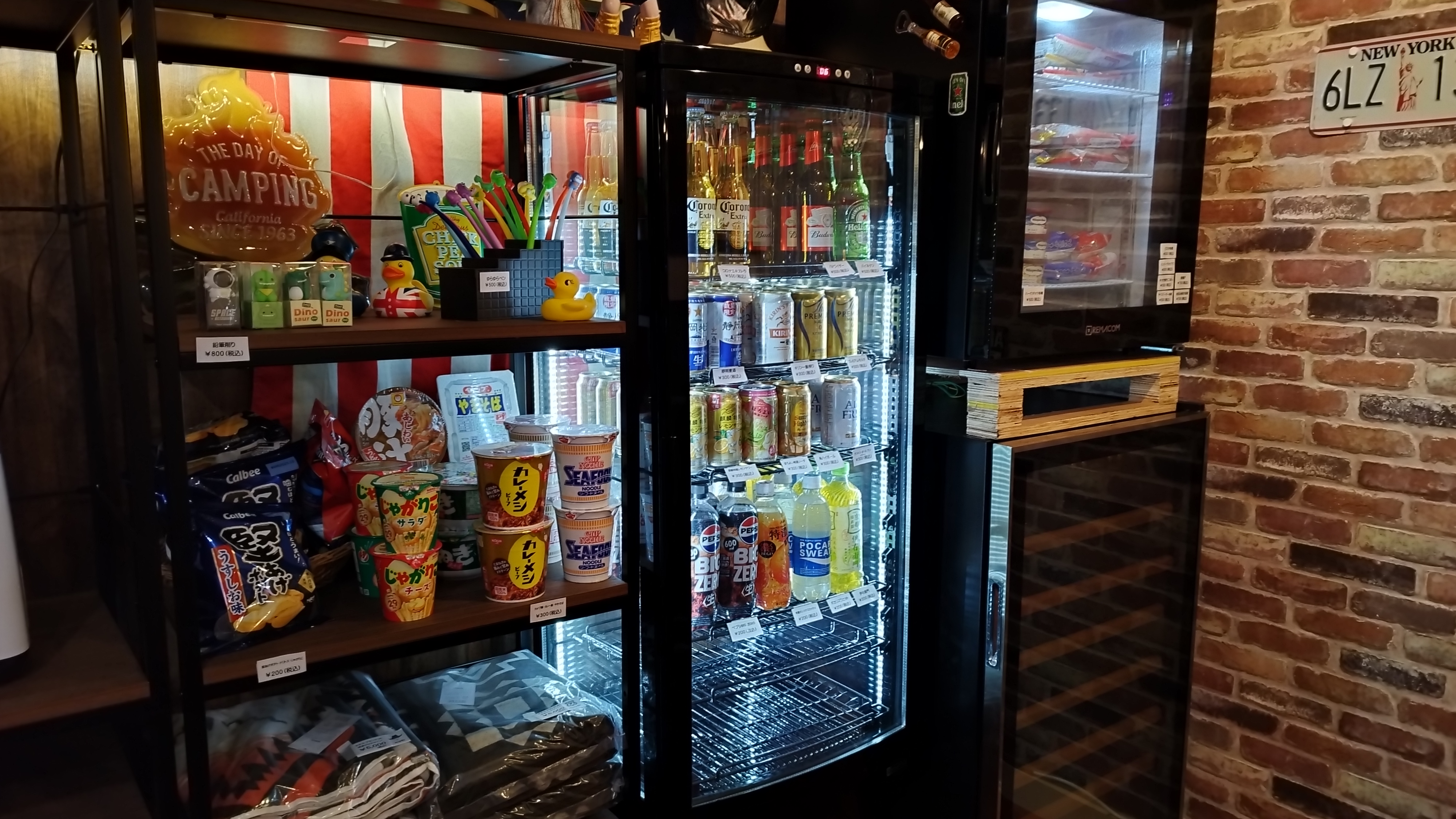 ★　TEXAS  BRONCO　★【　フロント・ショップ・ラウンジ　】　８：００～２２：００