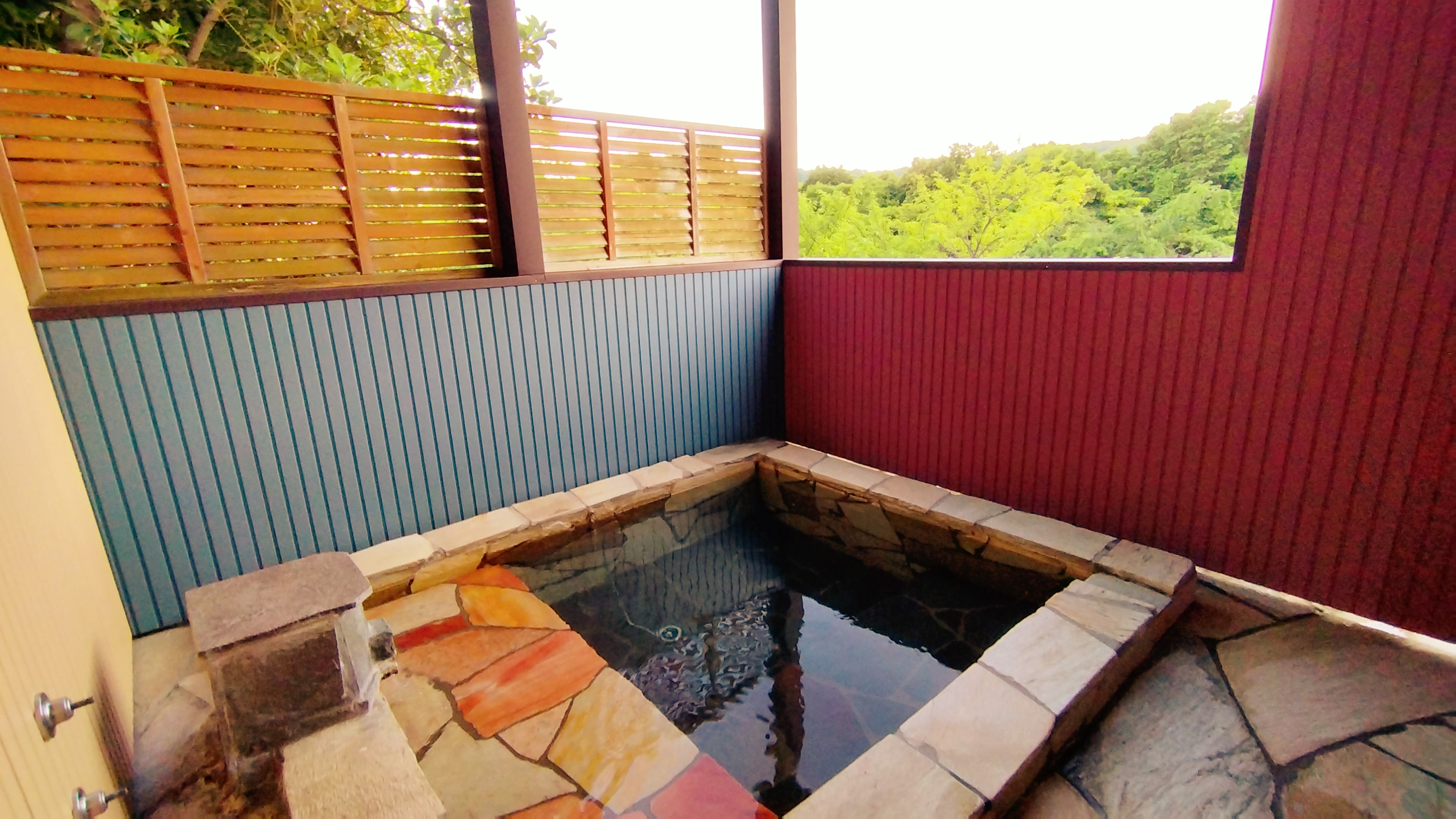 【貸切露天風呂】　伊豆高原温泉　★美人の湯★　※秋冬限定