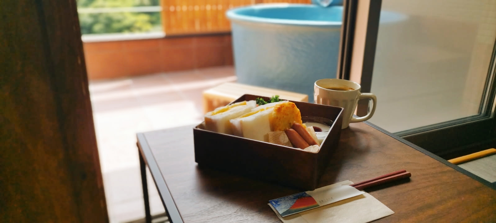 ◆　ご朝食　※お部屋食イメージ　◆　出汁巻き卵サンドセット　「お部屋食」になります♪