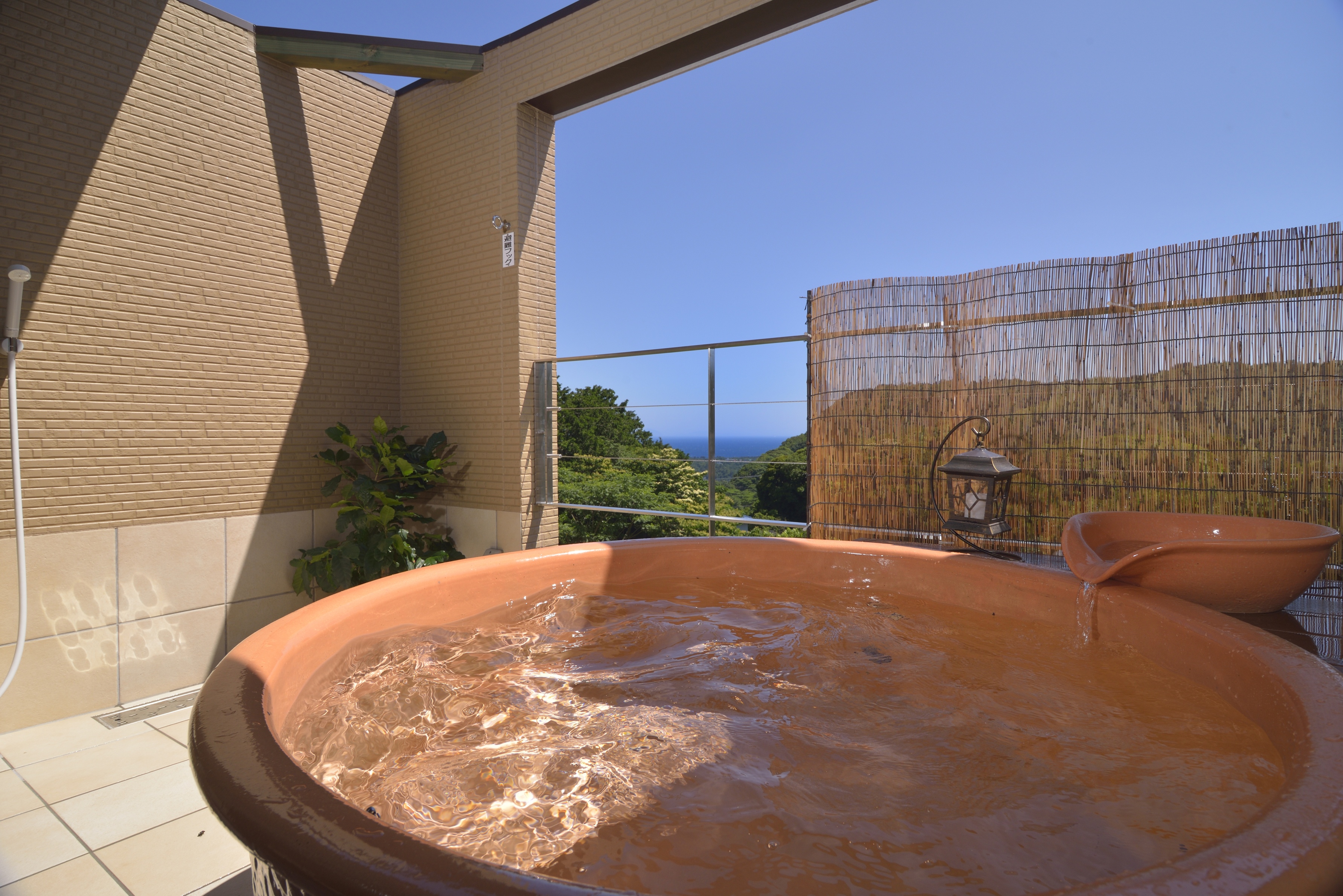 【　客室露天風呂　】　客室２０２　※イメージ