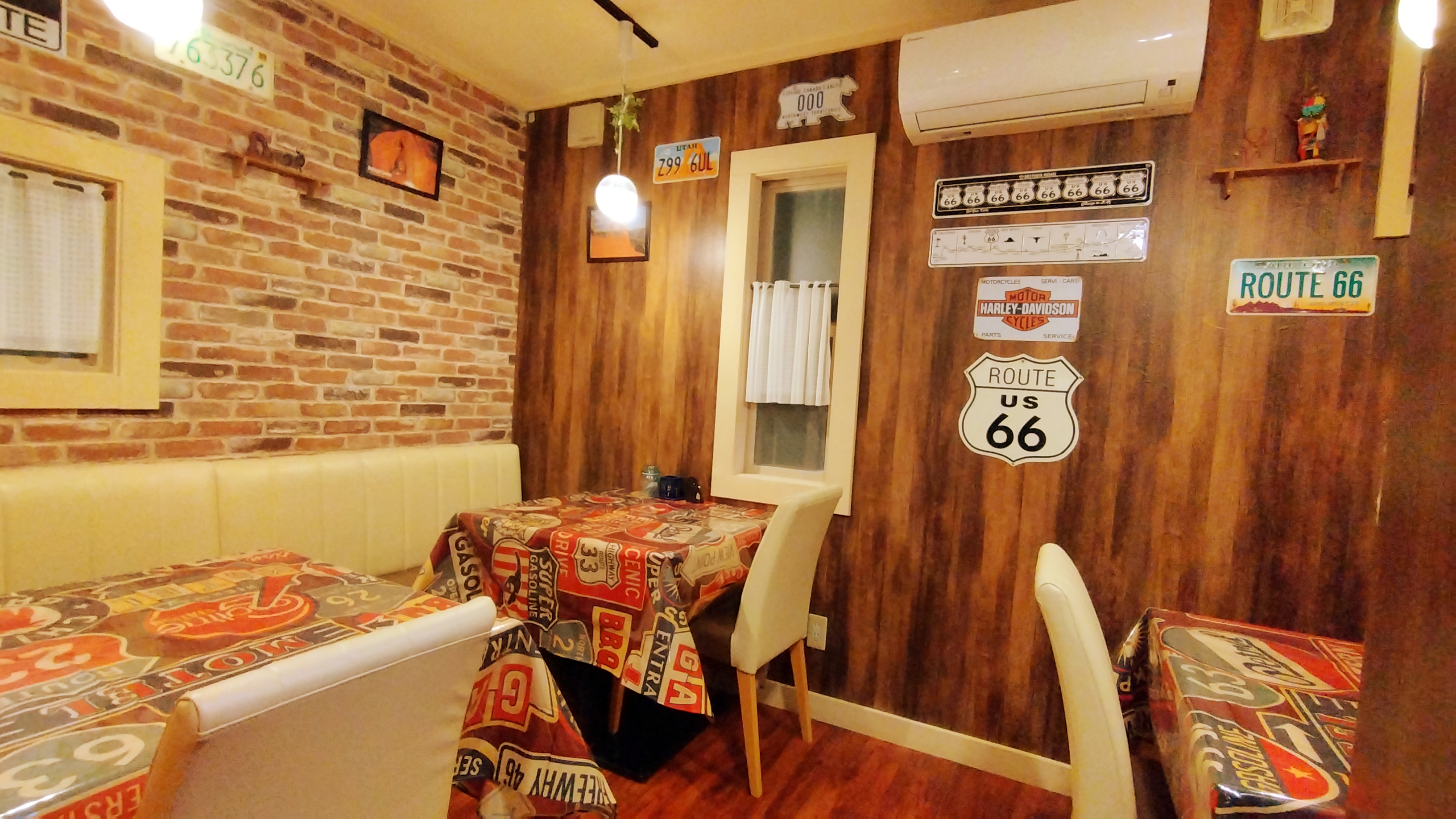 ★　TEXAS  BRONCO　★【　フロント・ショップ・ラウンジ　】　８：００～２２：００