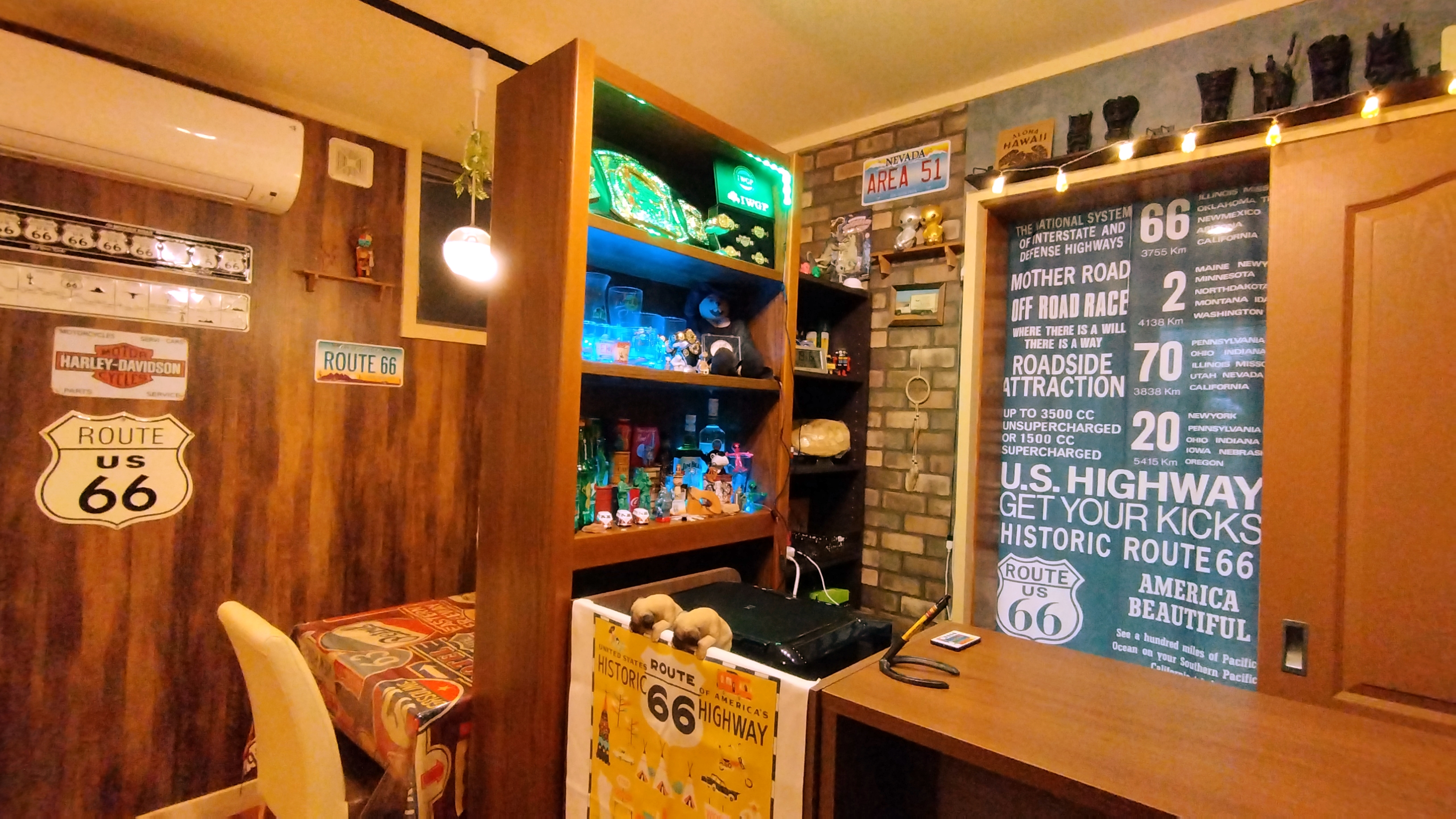 ★　TEXAS  BRONCO　★【　フロント・ショップ・ラウンジ　】　８：００～２２：００