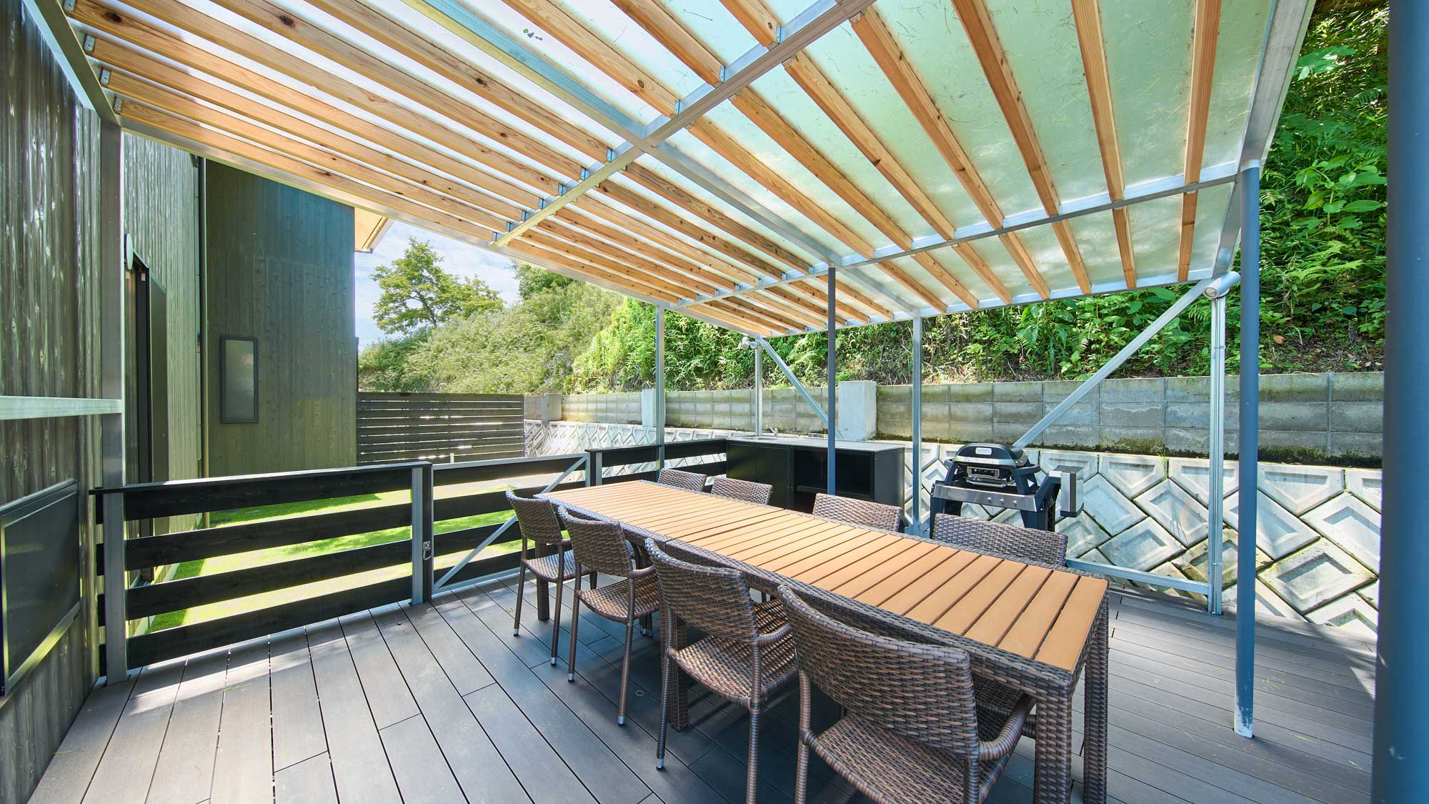 テラス：BBQも可能です