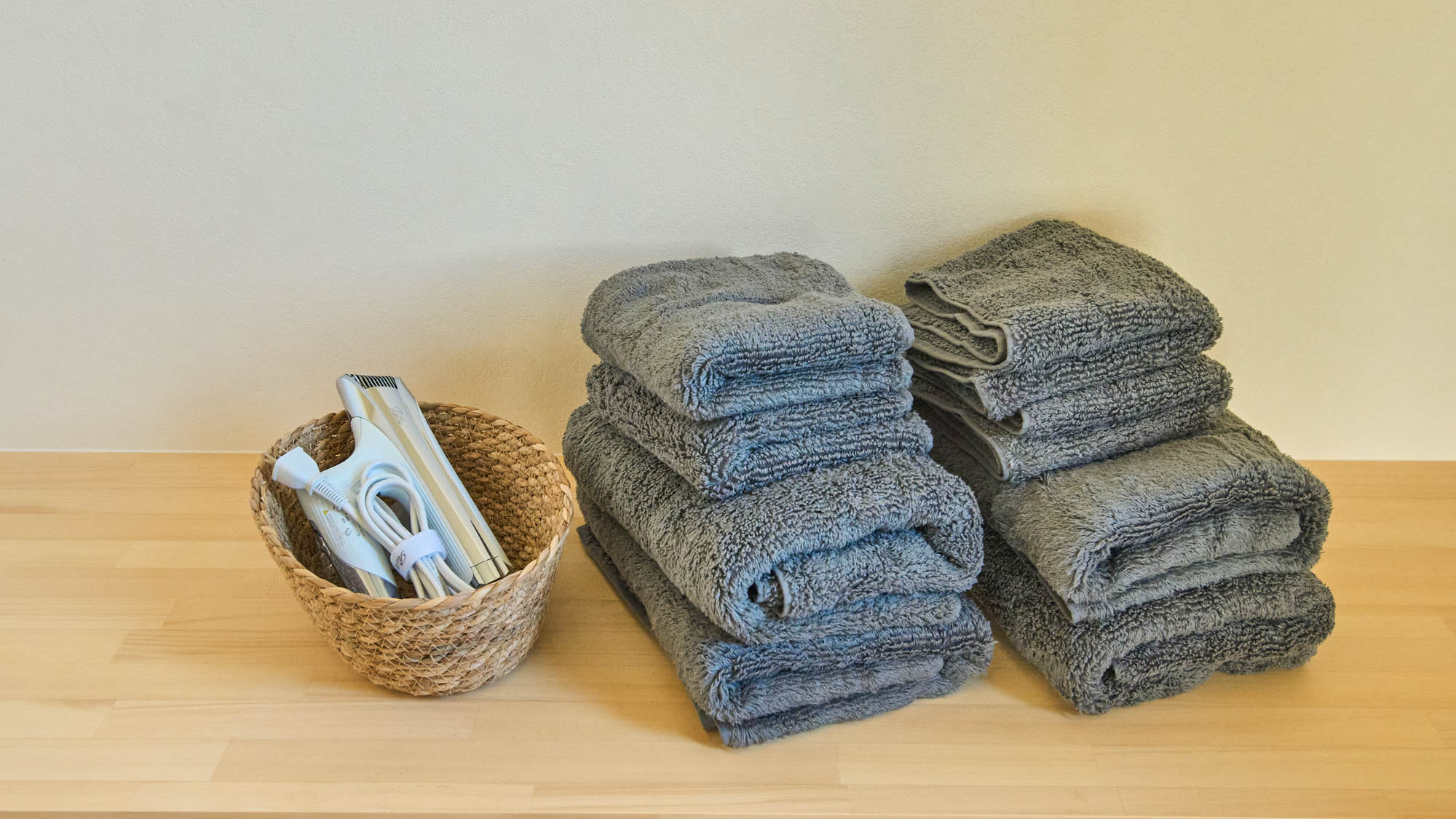 備品：タオル、ドライヤー