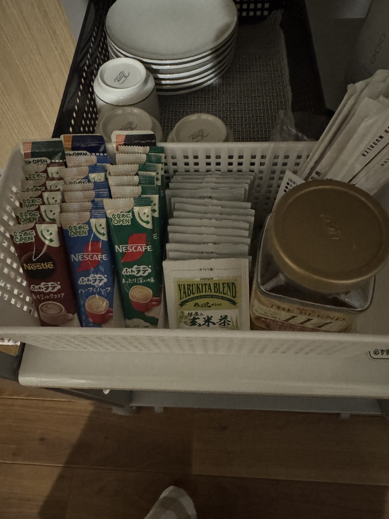 ★格安★【２人旅応援】シングルベッドの隣に布団だけの素泊まりプラン☆2人目の寝間着、タオルなし