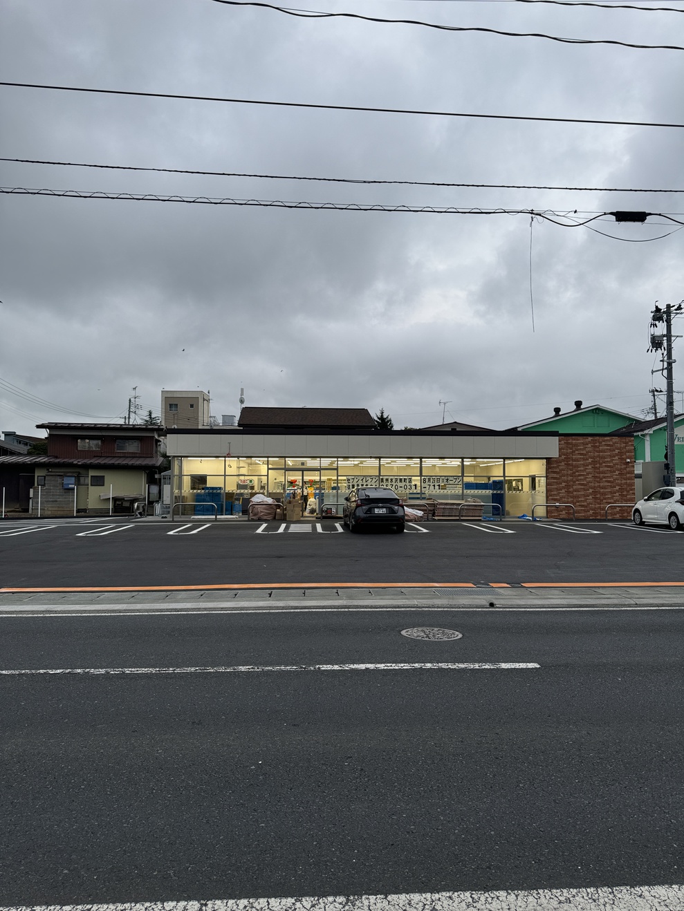 ★格安★【２人旅応援】シングルベッドの隣に布団だけの素泊まりプラン☆2人目の寝間着、タオルなし