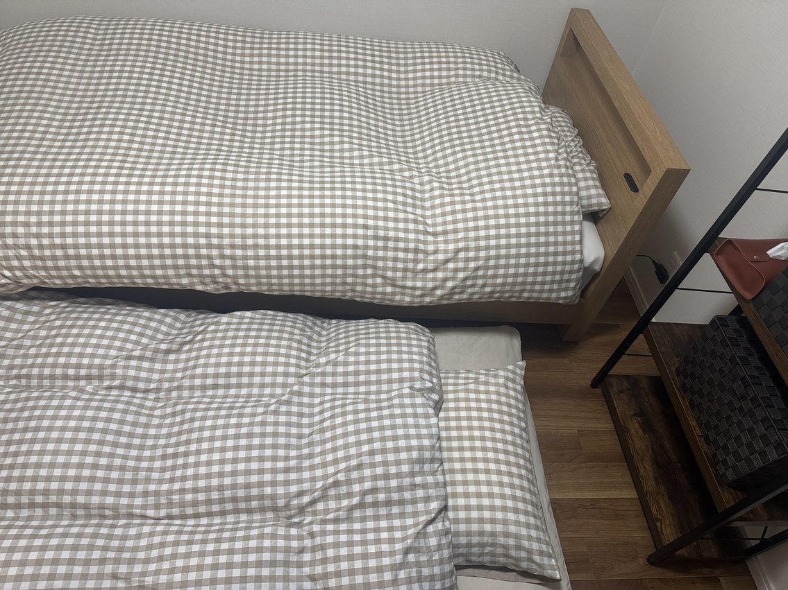 ★格安★【２人旅応援】シングルベッドの隣に布団だけの素泊まりプラン☆2人目の寝間着、タオルなし