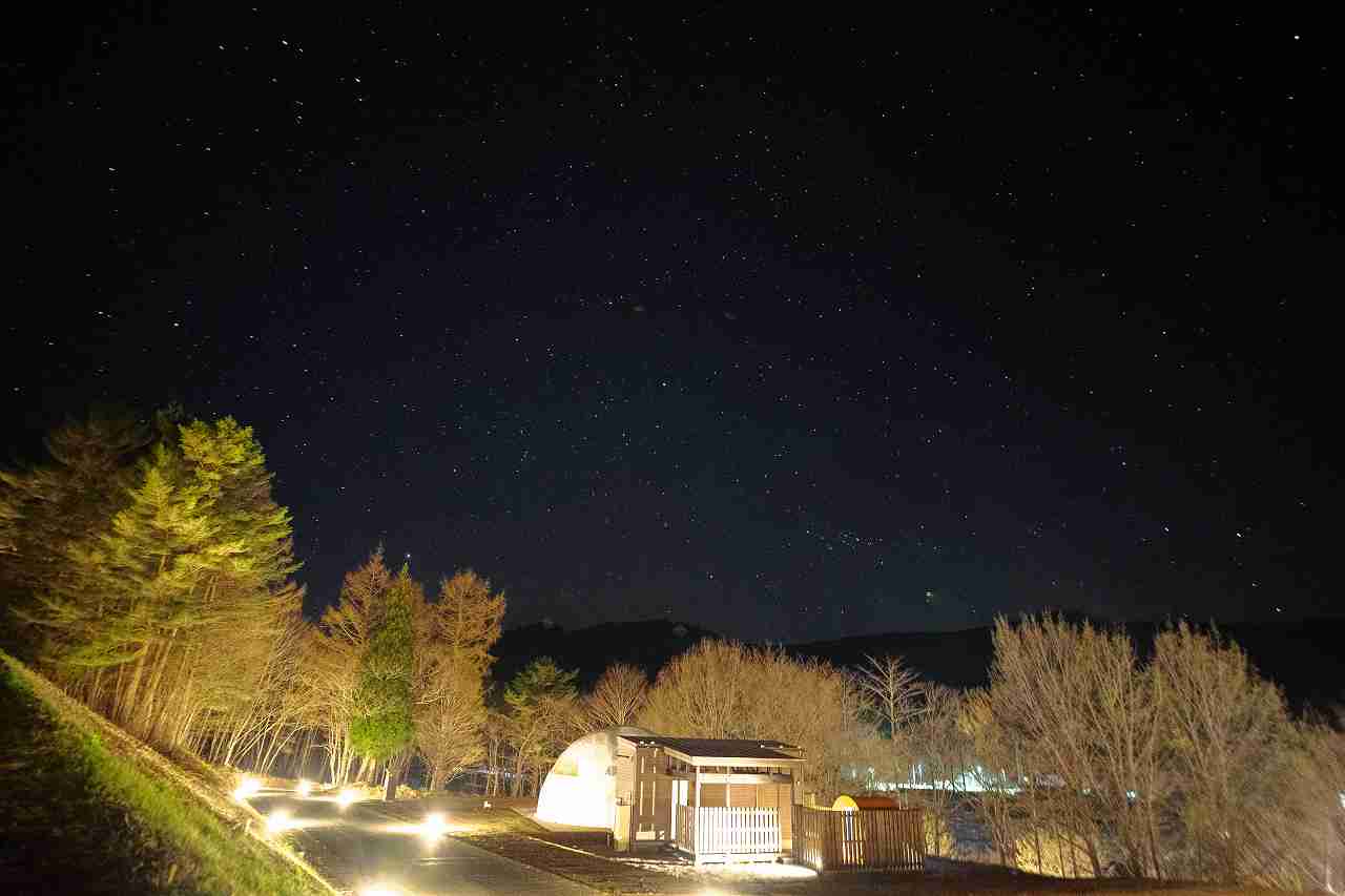 施設・外観（夜景）