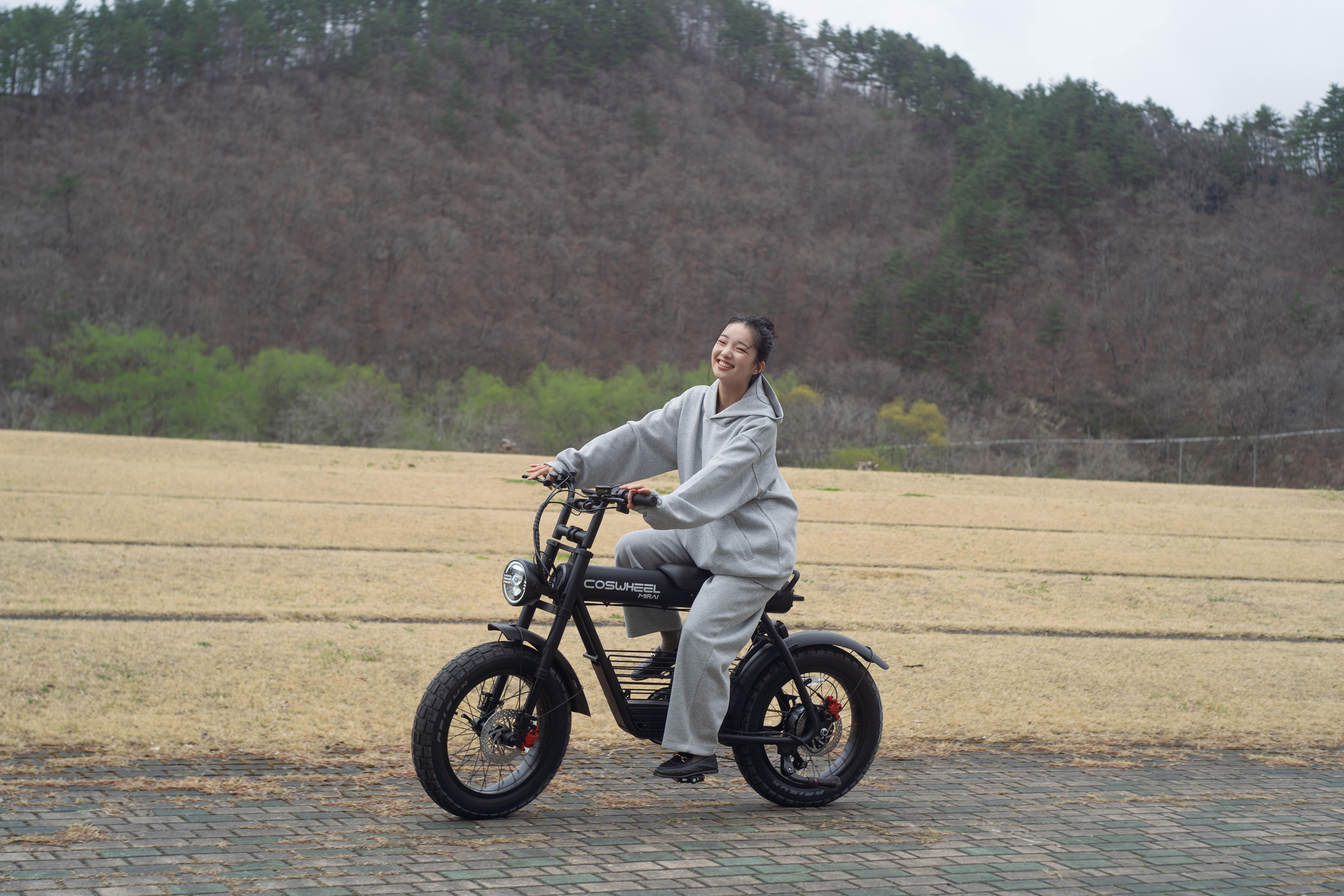 風を感じながらのんびりサイクリング。自由に周辺散策を