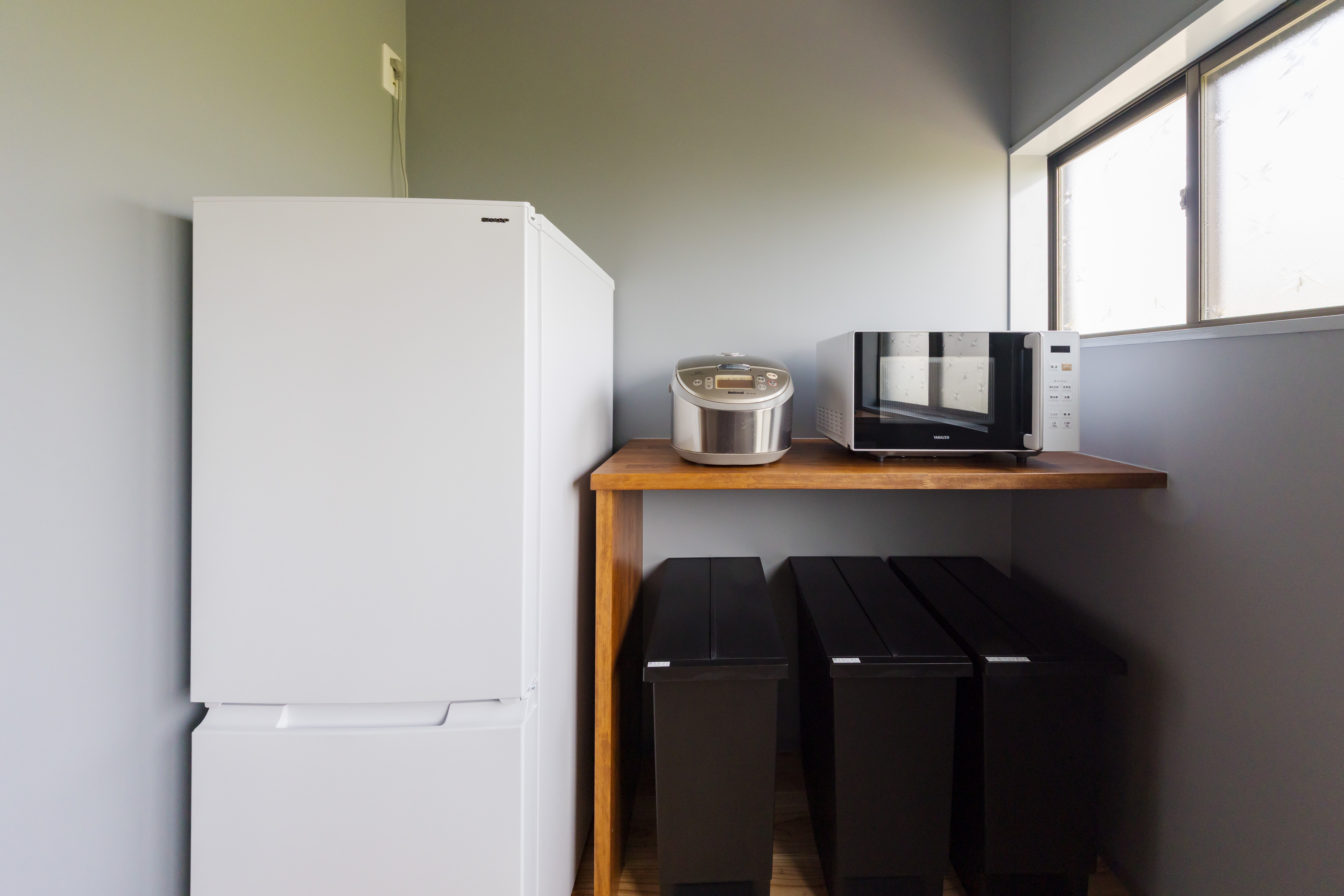 IHコンロ・炊飯器・電気ケトル・洗剤完備のシンプルキッチン