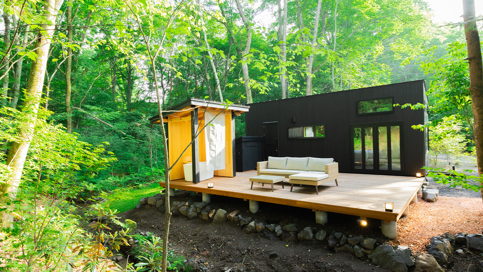 施設外観（昼）