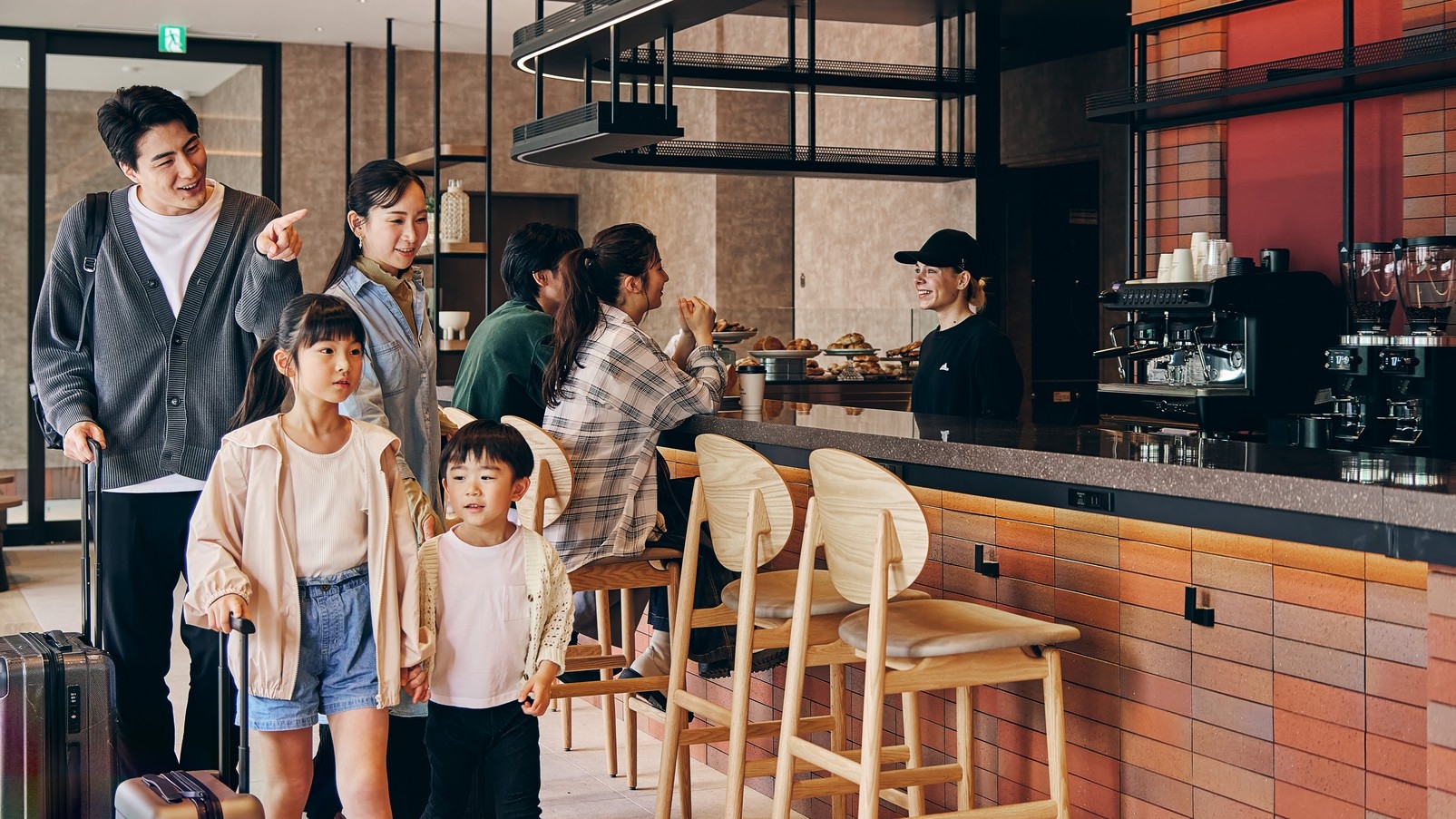 【4名1室限定】レイトアウト〜12：00 NOON特典付きプラン