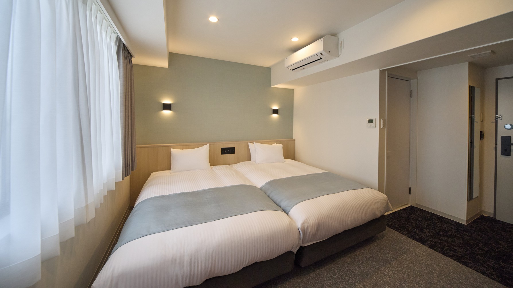 ◇禁煙◇ハリウッドツインルーム|20㎡|シモンズ製ベッド幅120㎝×2台引っ付けて設置