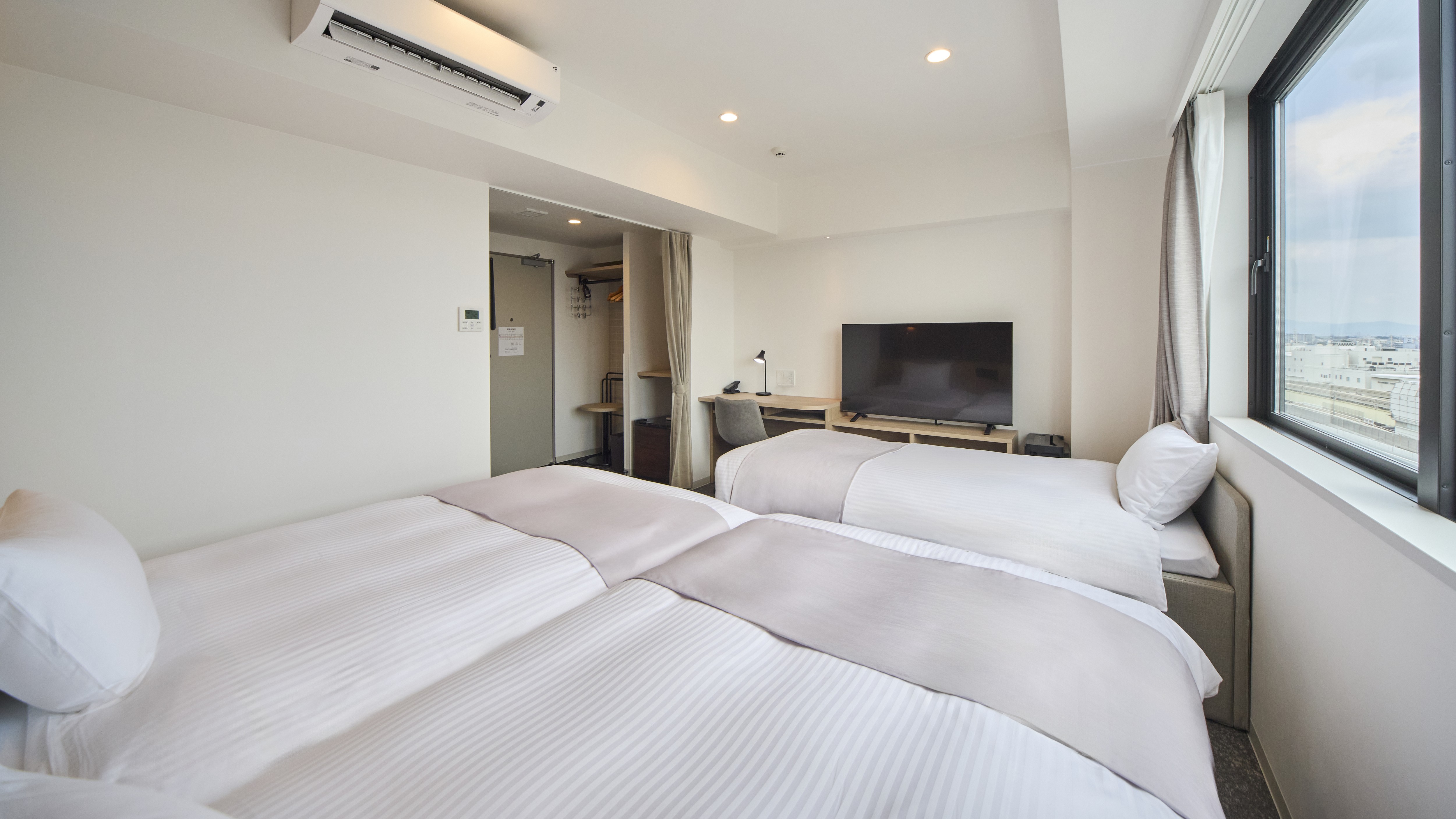 ◇禁煙◇トリプルルーム【高層階】｜20㎡｜シモンズ製ベッド幅120㎝×2台・エキストラベッド1台