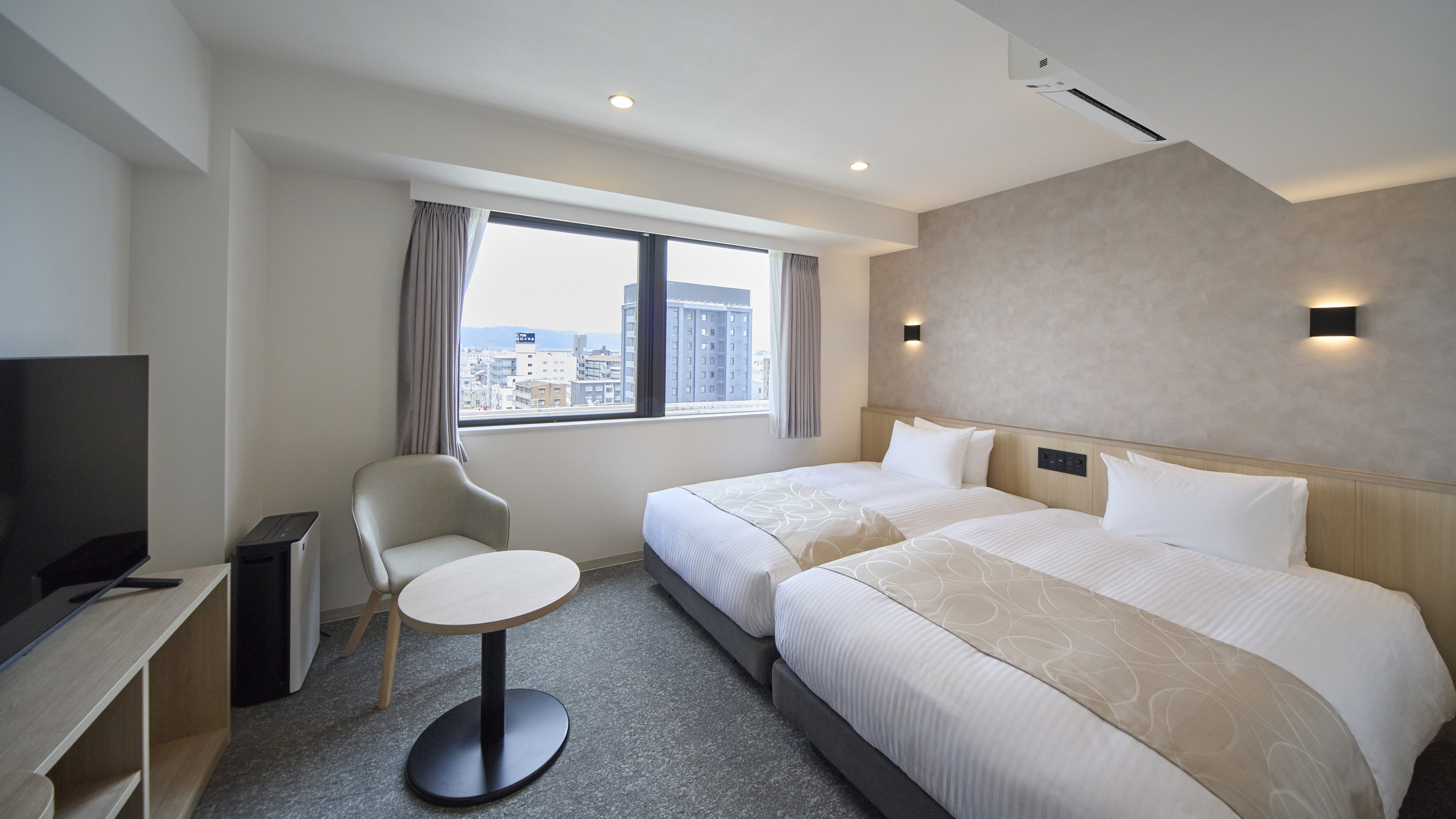 ◇禁煙◇レディースツインルーム｜20㎡｜シモンズ製ベッド幅120㎝×2台