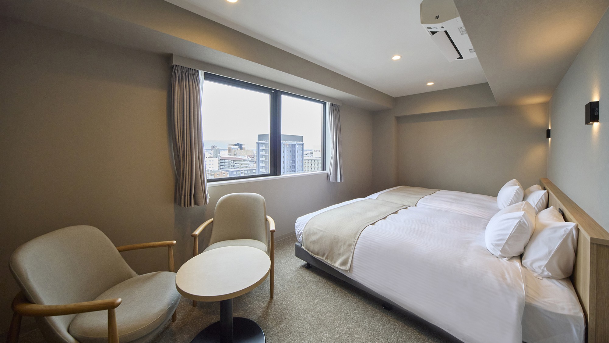 ◇禁煙◇スーペリアツインルーム【最上階】｜シモンズ製140㎝ベッド2台