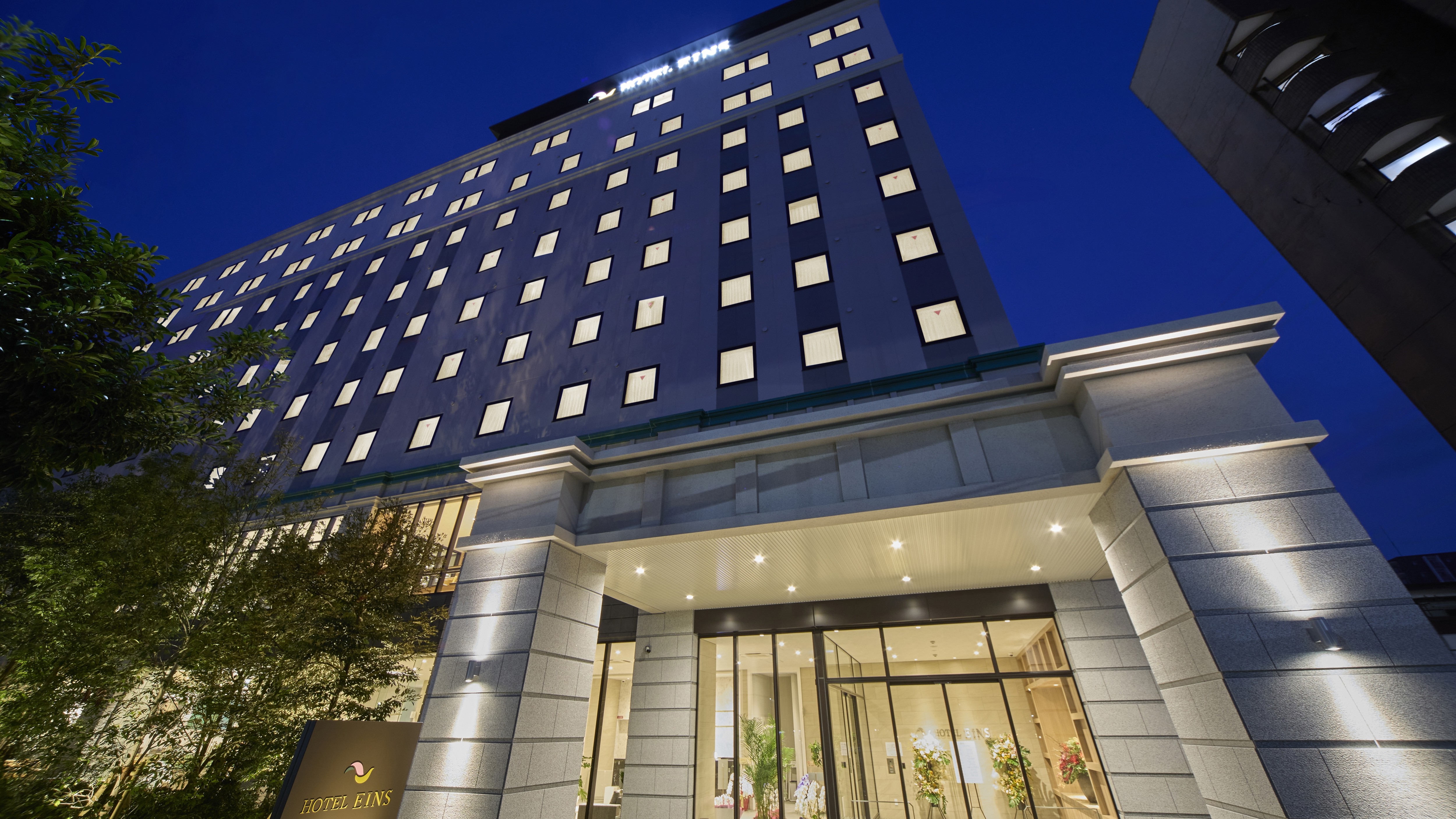 ホテル外観【夜】