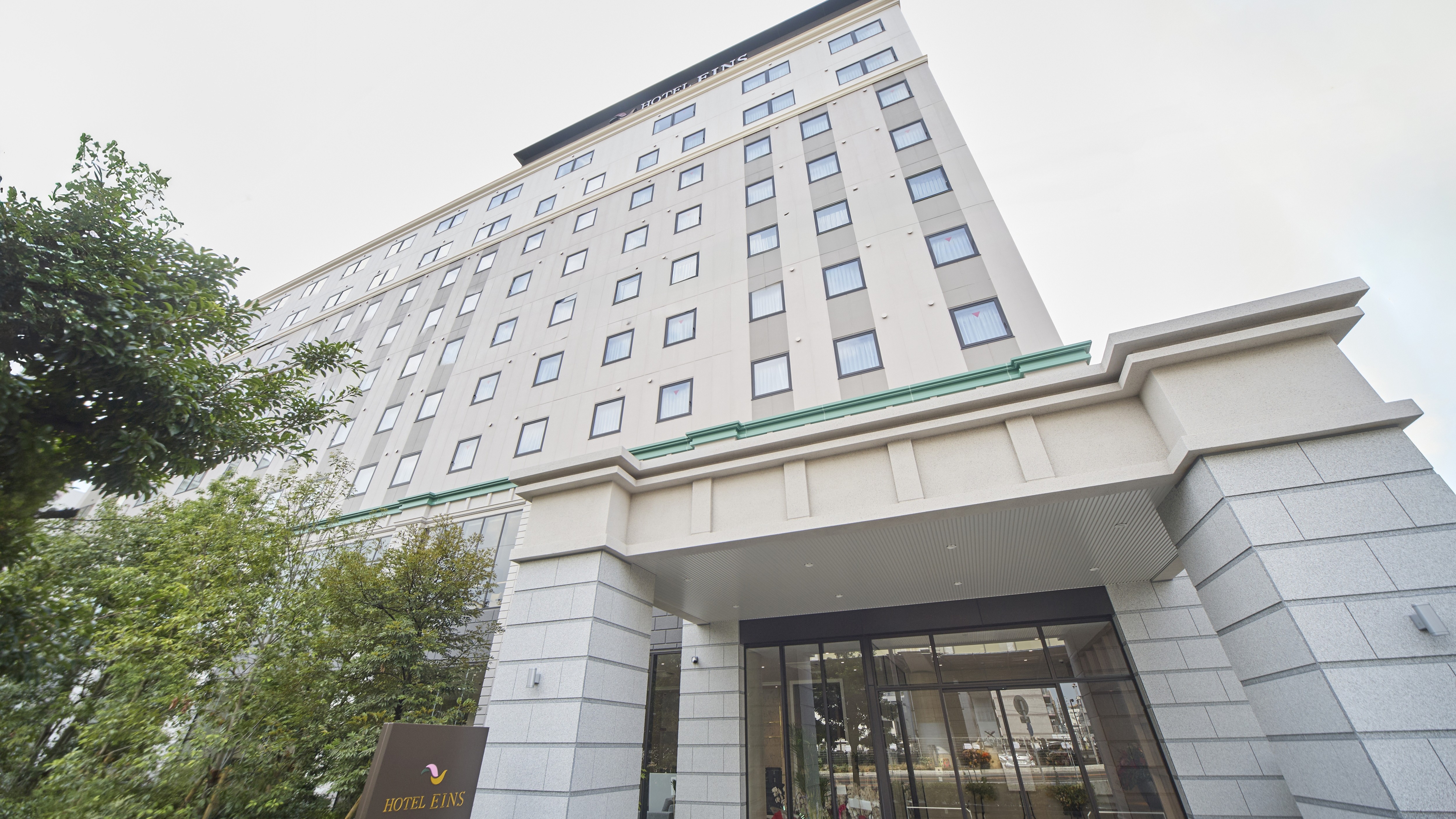 ホテル外観【昼】