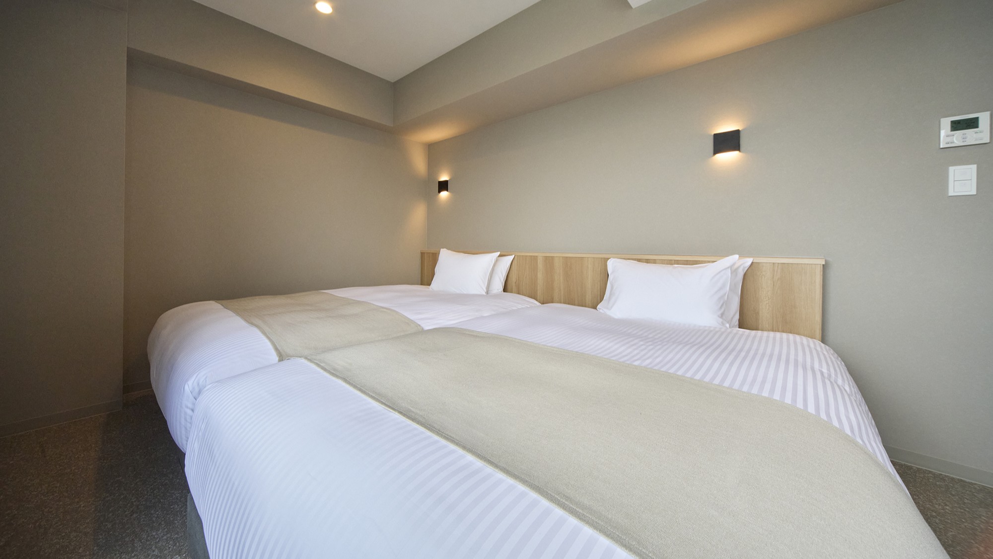 ◇禁煙◇スーペリアツインルーム【最上階】｜シモンズ製140㎝ベッド2台